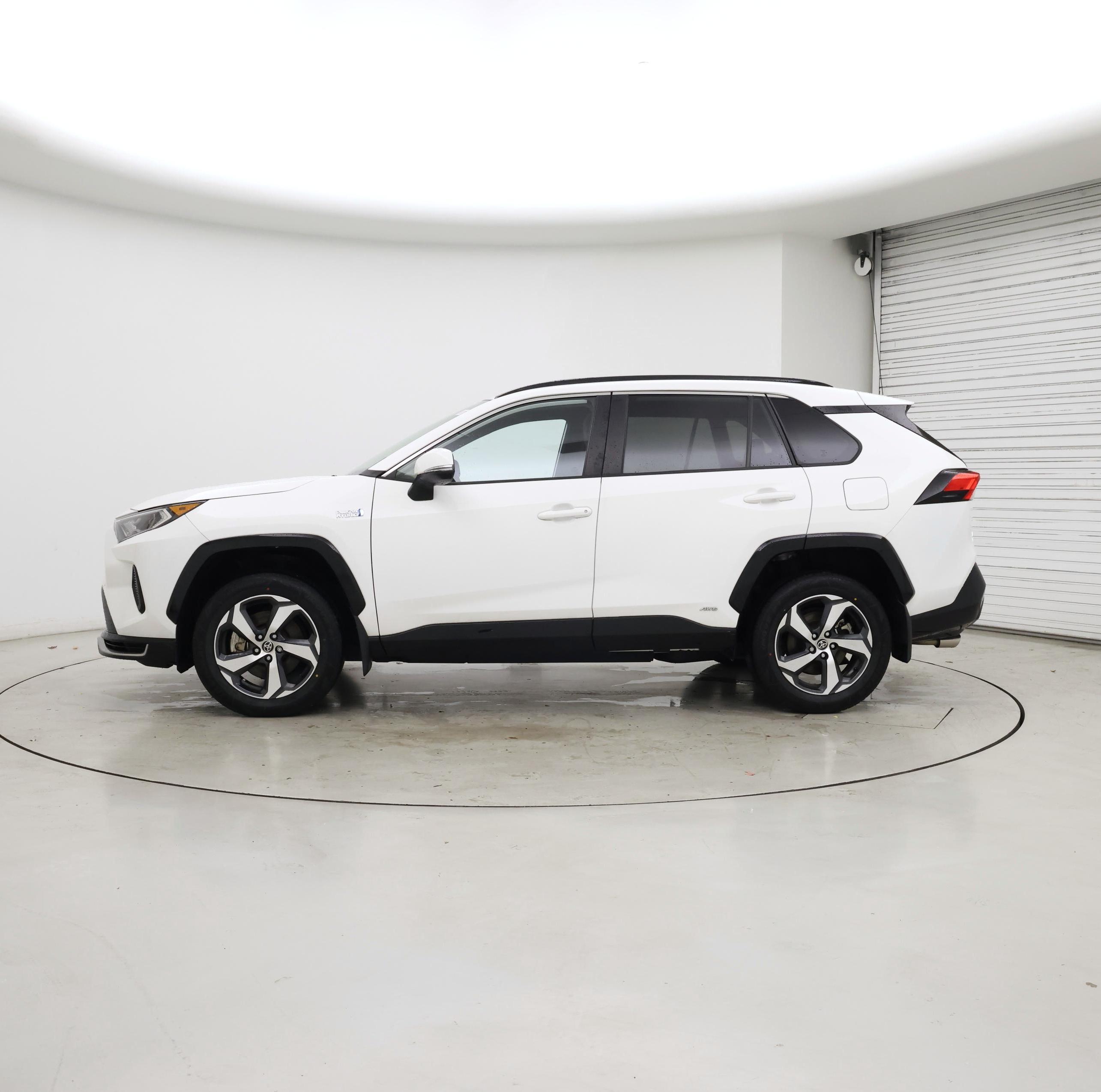 Thumbnail: 2021 Toyota RAV4 - 3