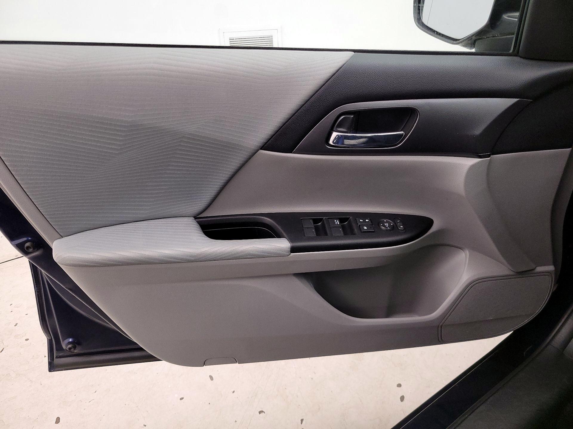 Thumbnail: 2015 Honda Accord - 12