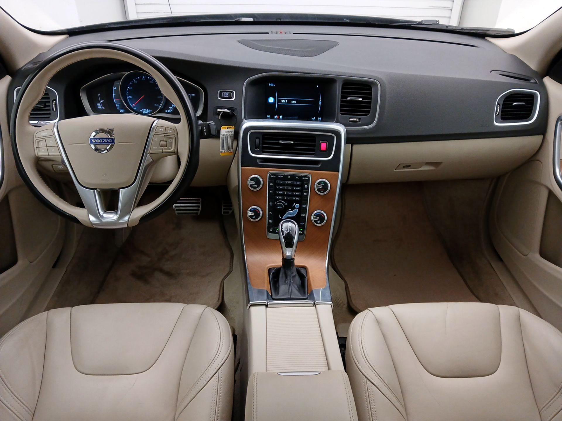 Thumbnail: 2016 Volvo S60 - 9