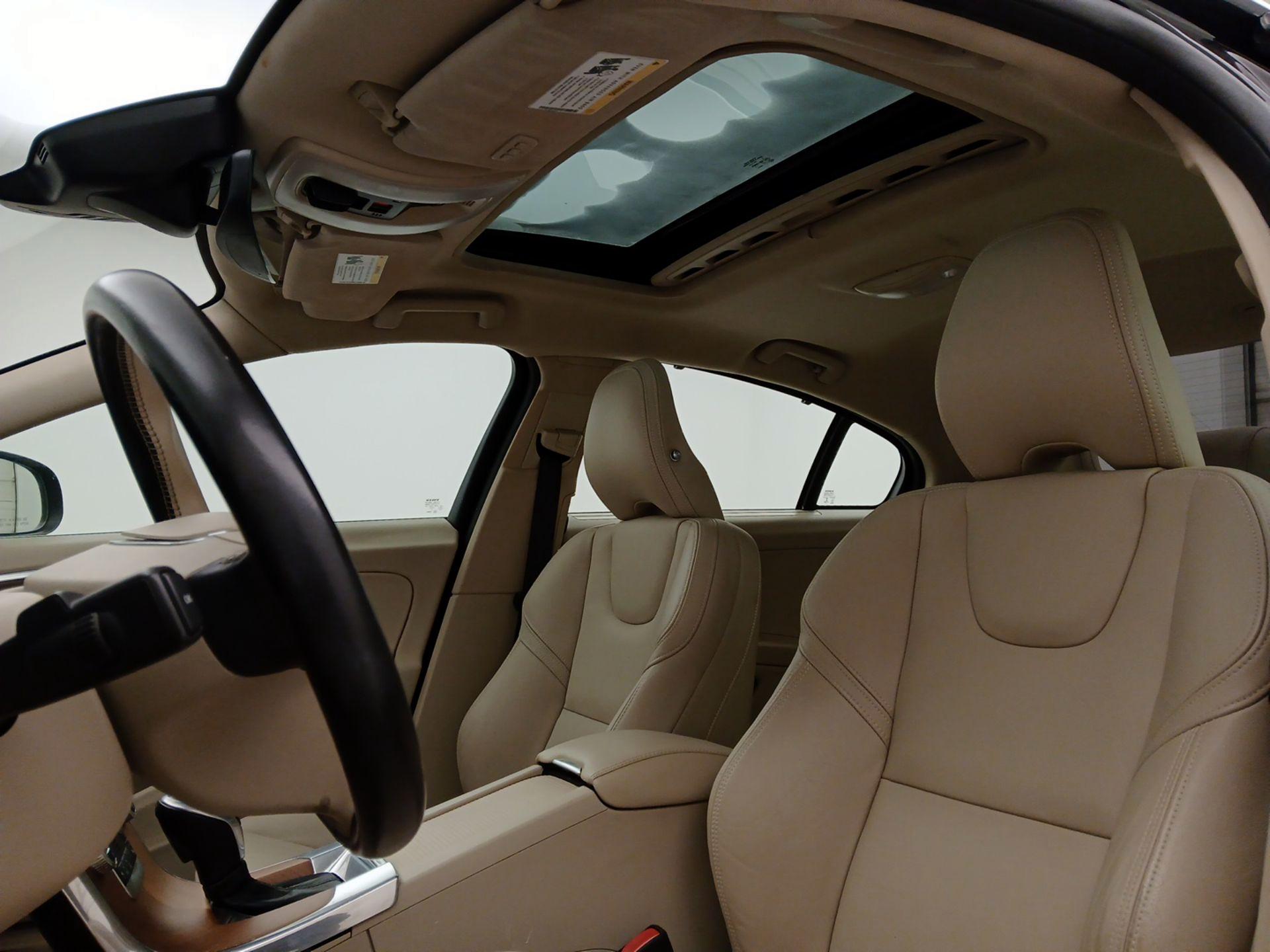 Thumbnail: 2016 Volvo S60 - 19