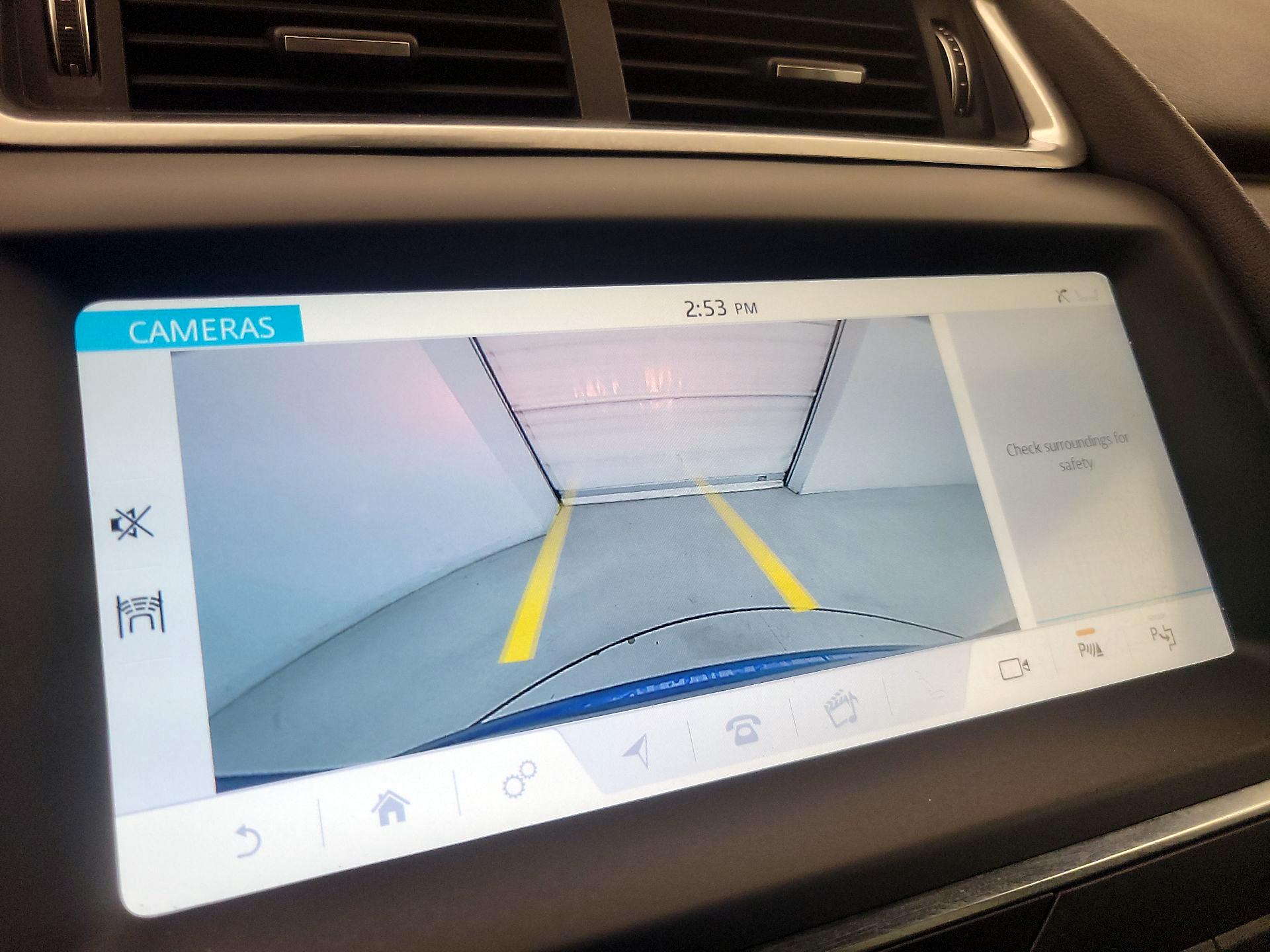 Thumbnail: 2019 Jaguar E-Pace - 15