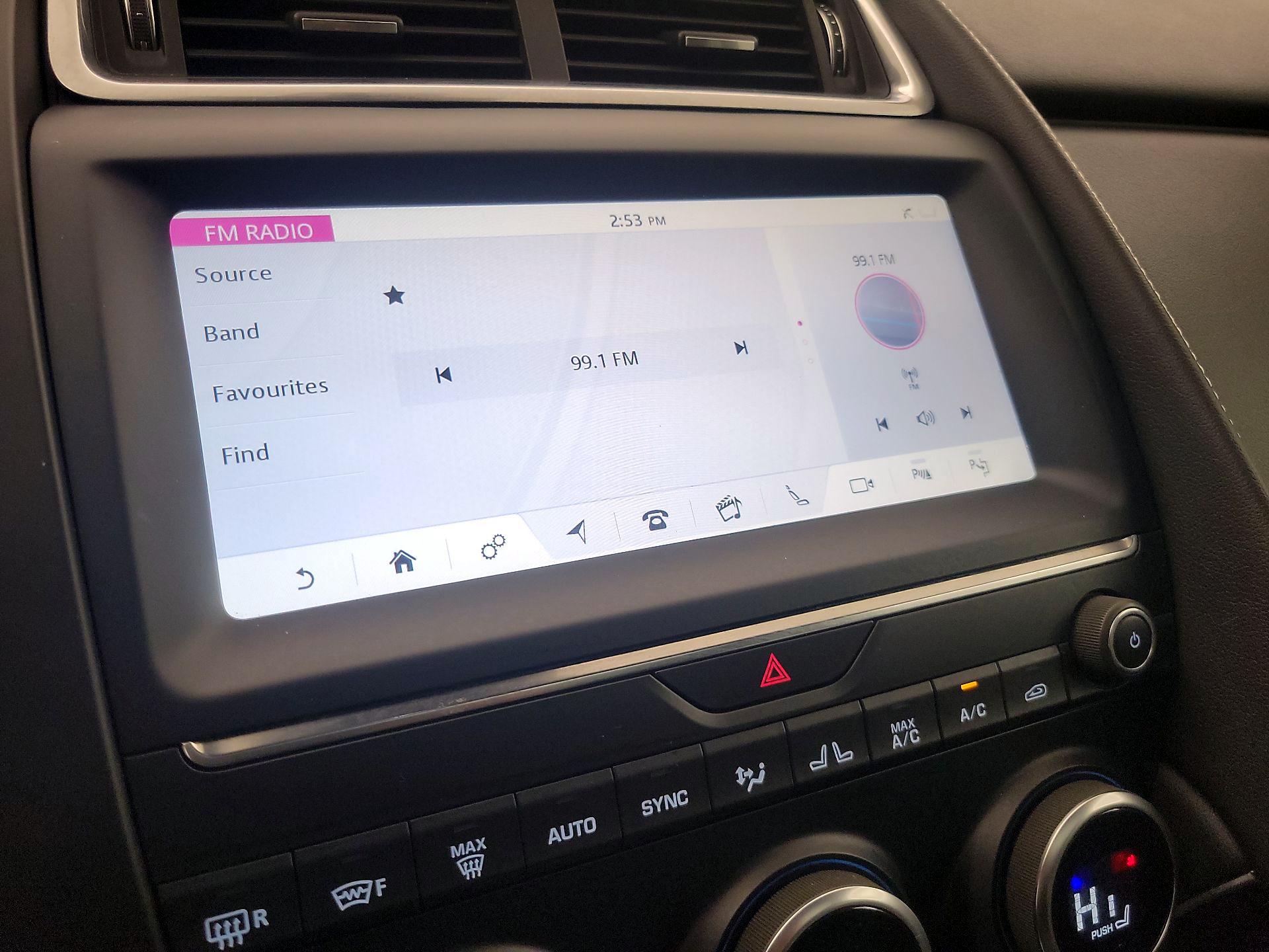 Thumbnail: 2019 Jaguar E-Pace - 16