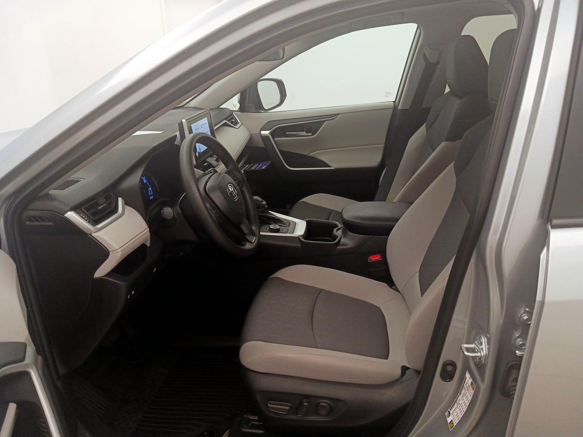 Thumbnail: 2024 Toyota RAV4 - 11