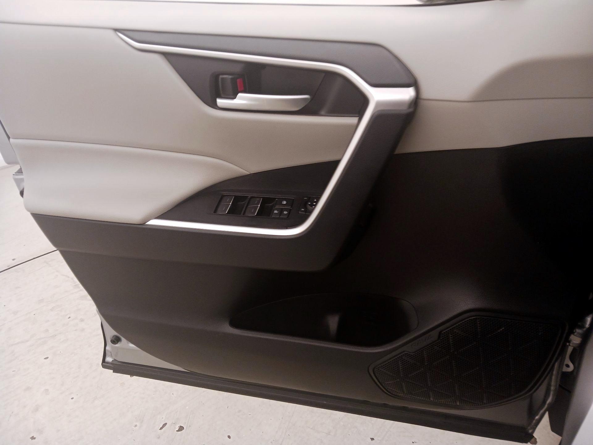 Thumbnail: 2024 Toyota RAV4 - 12