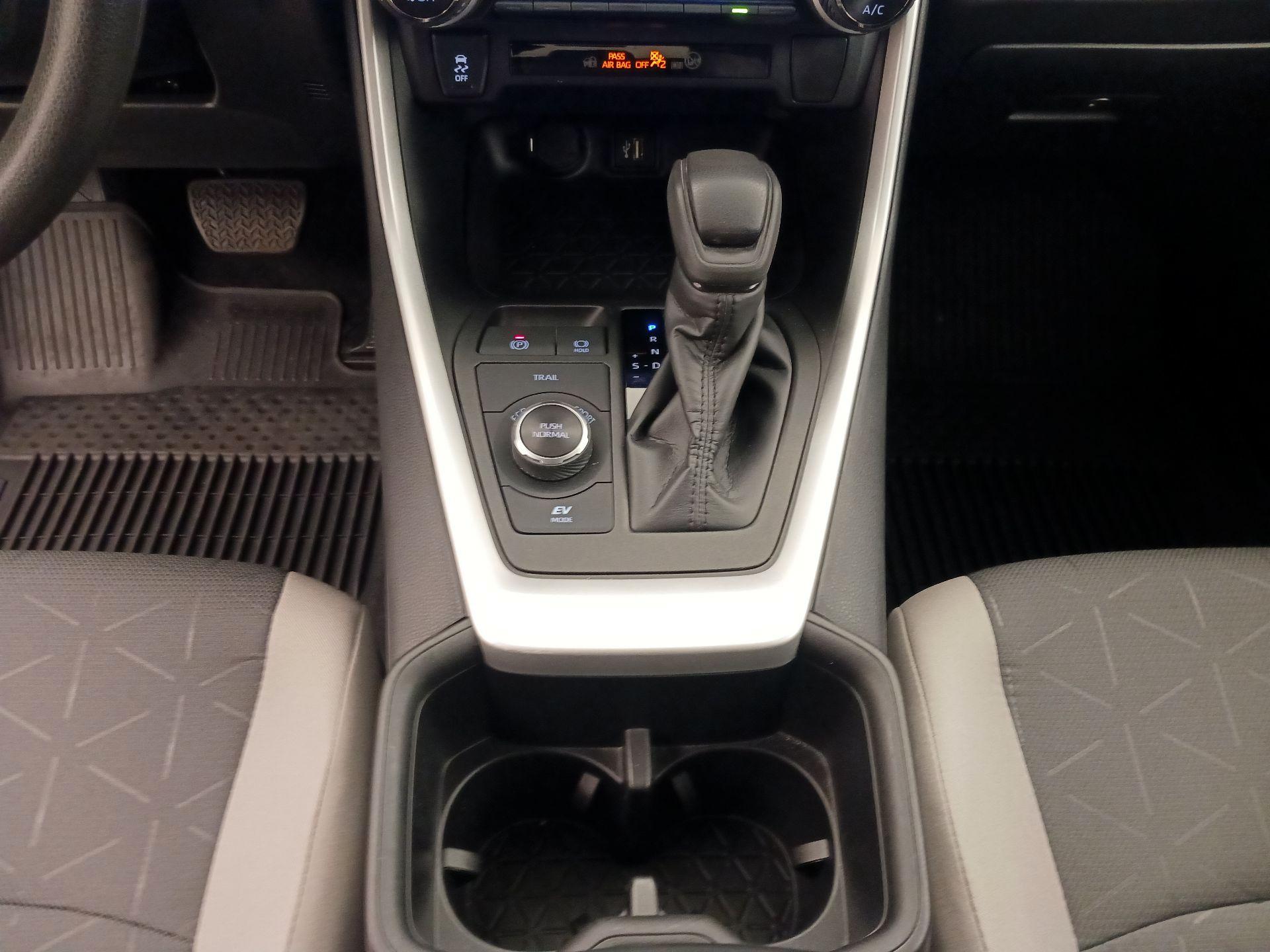 Thumbnail: 2024 Toyota RAV4 - 17