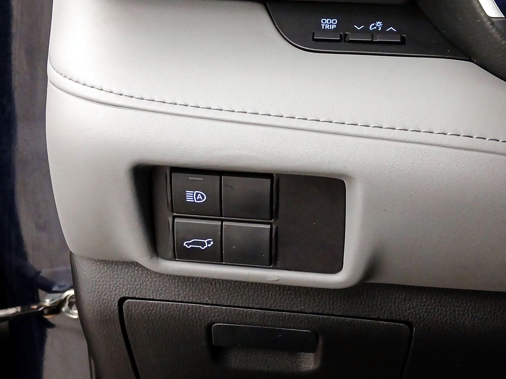 Thumbnail: 2022 Toyota Highlander - 13