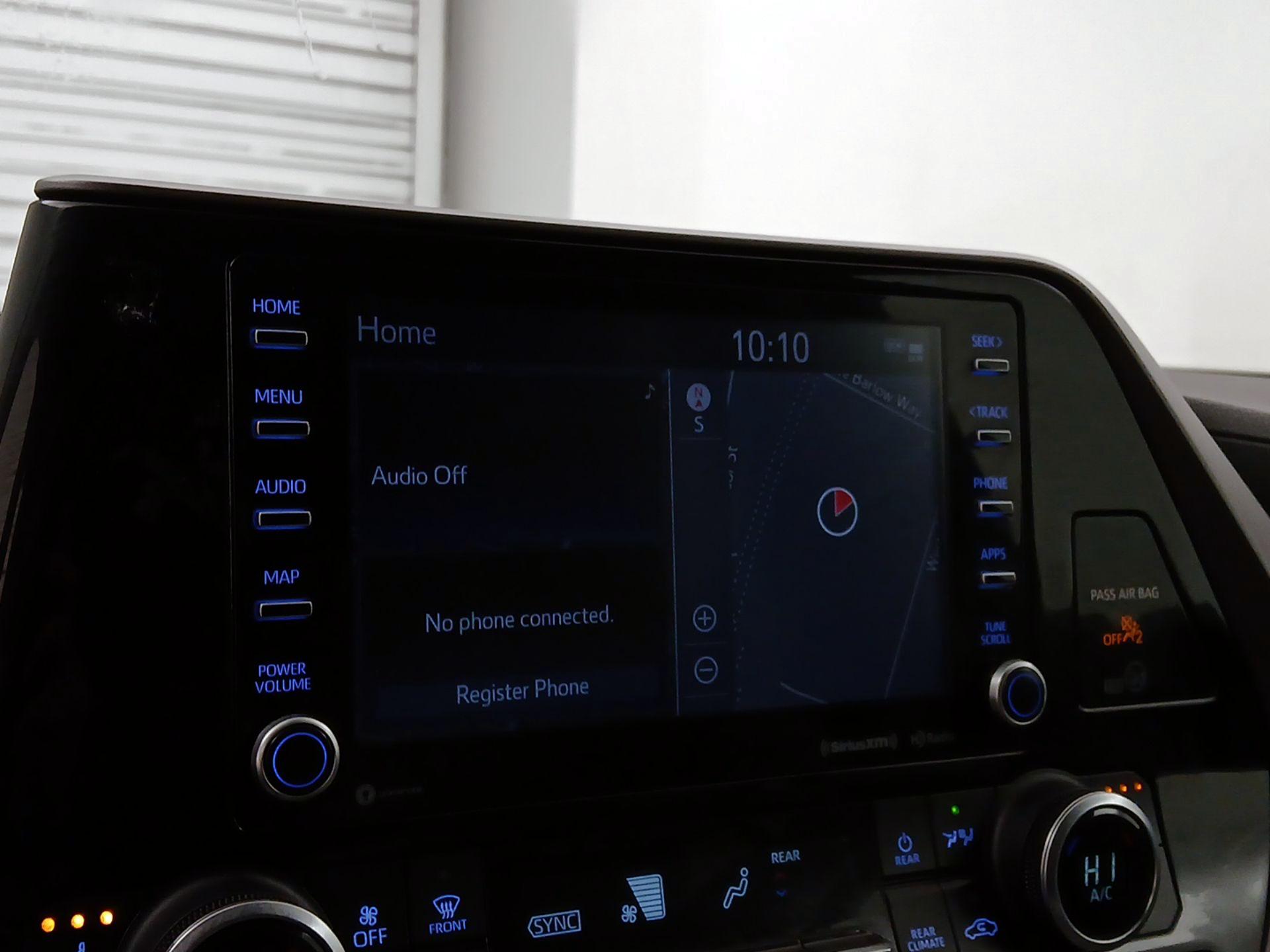 Thumbnail: 2022 Toyota Highlander - 16