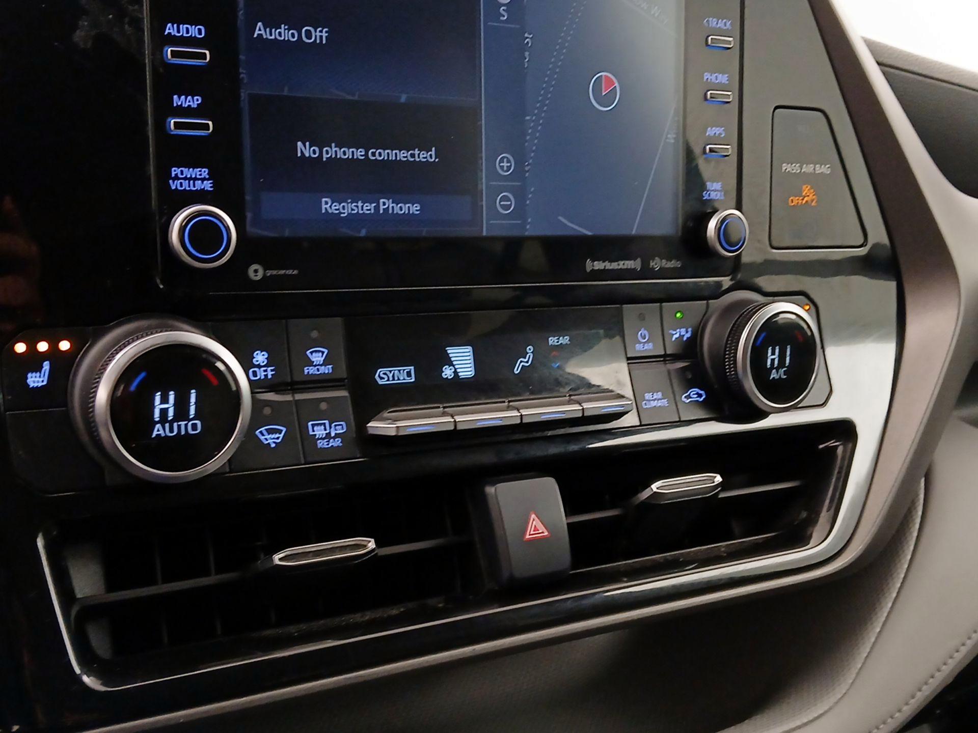 Thumbnail: 2022 Toyota Highlander - 17