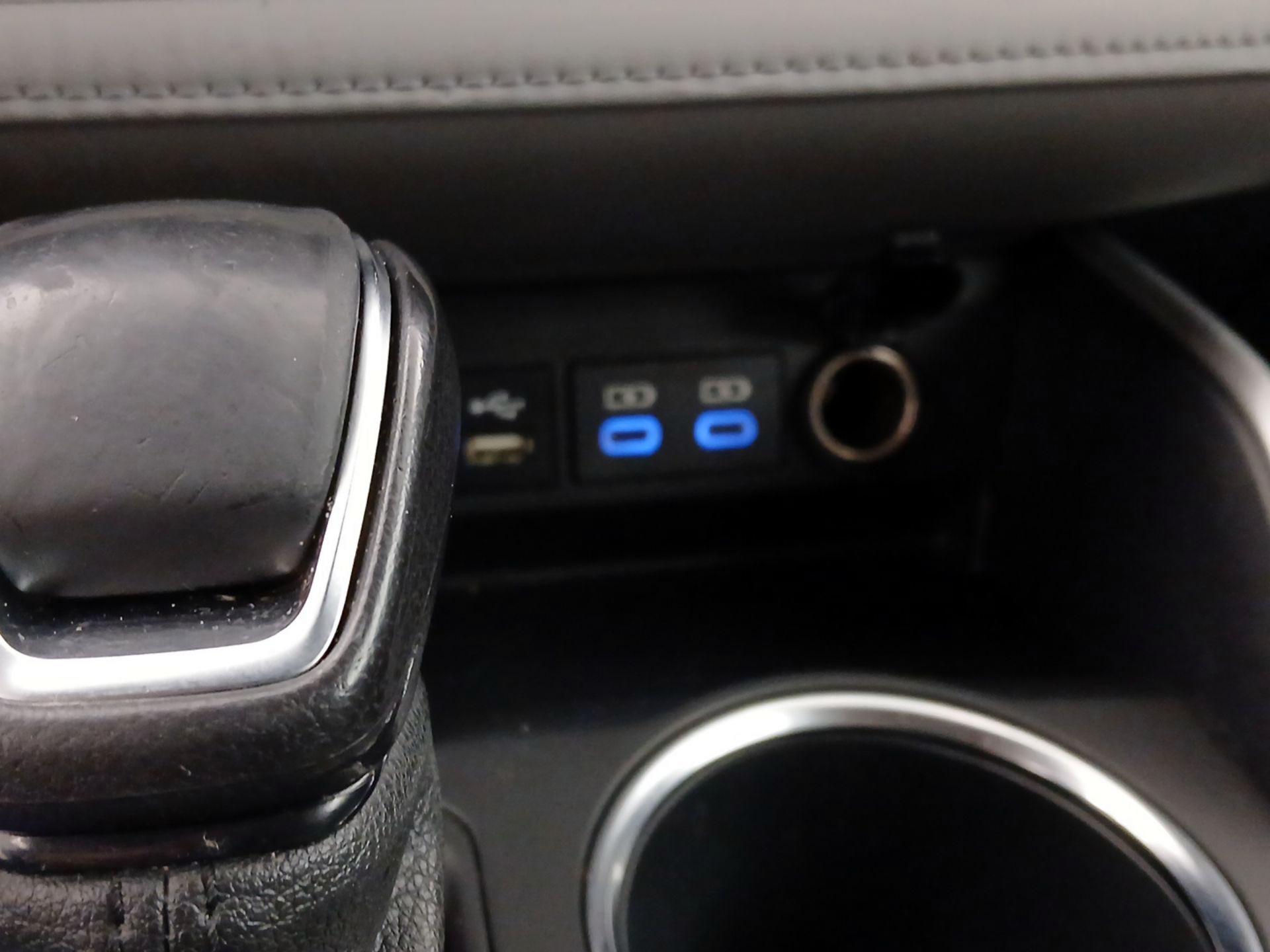 Thumbnail: 2022 Toyota Highlander - 19