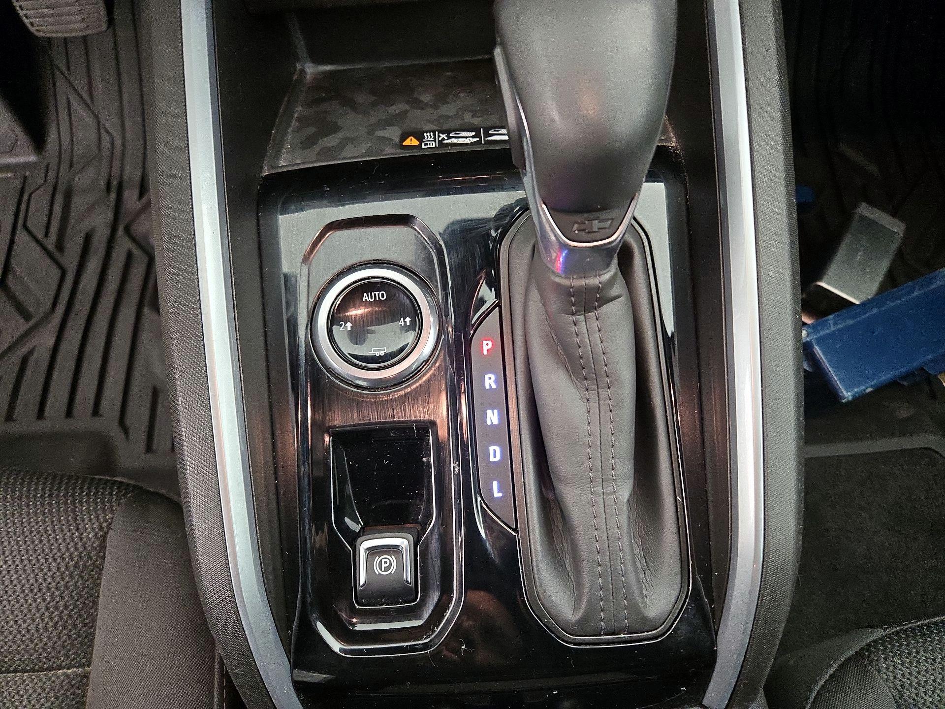 Thumbnail: 2023 Chevrolet Colorado - 17