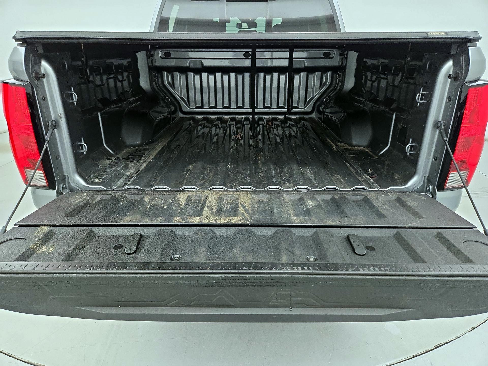 Thumbnail: 2023 Chevrolet Colorado - 20