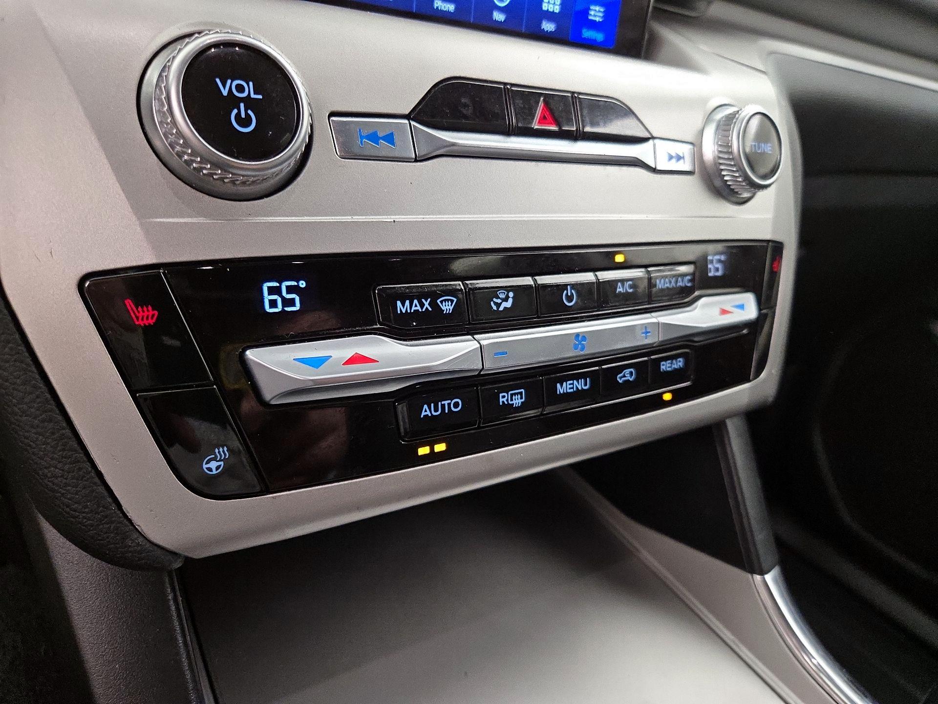 Thumbnail: 2021 Ford Explorer - 17