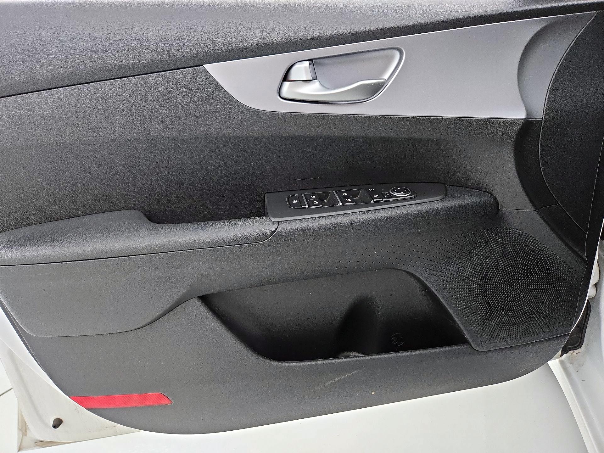 Thumbnail: 2023 Kia Forte - 12