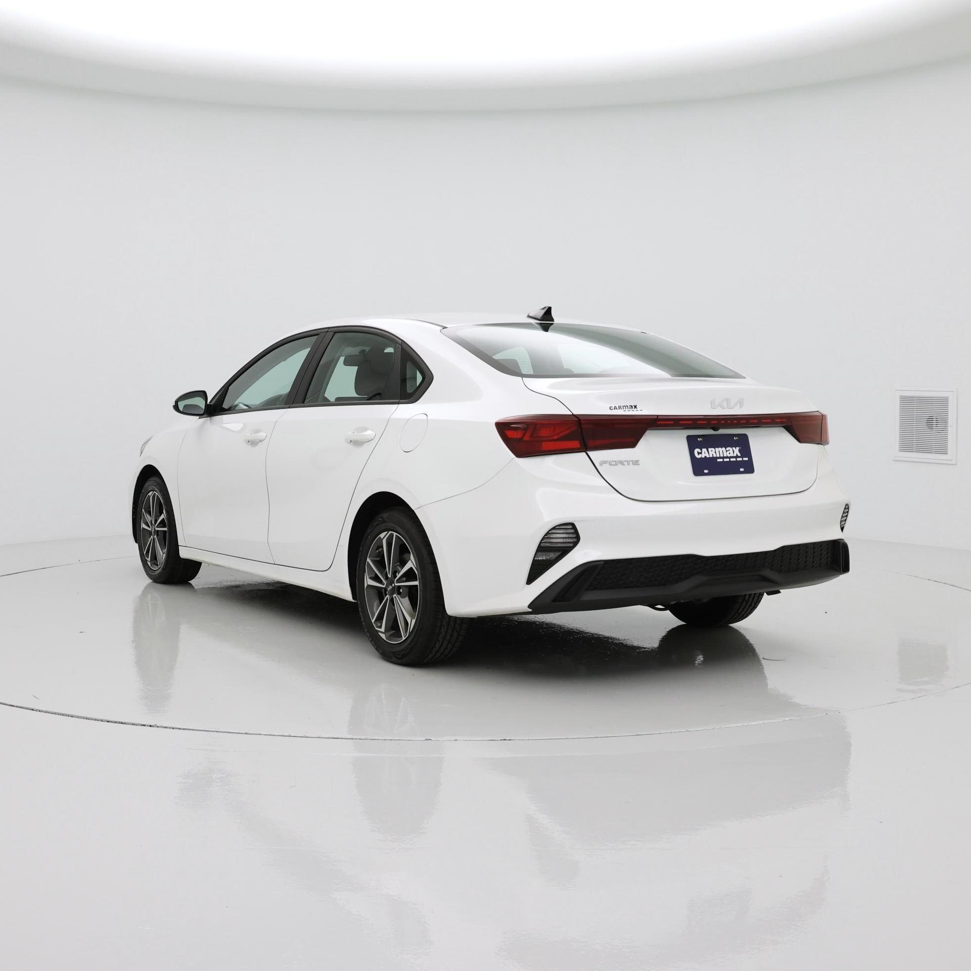 Thumbnail: 2023 Kia Forte - 2