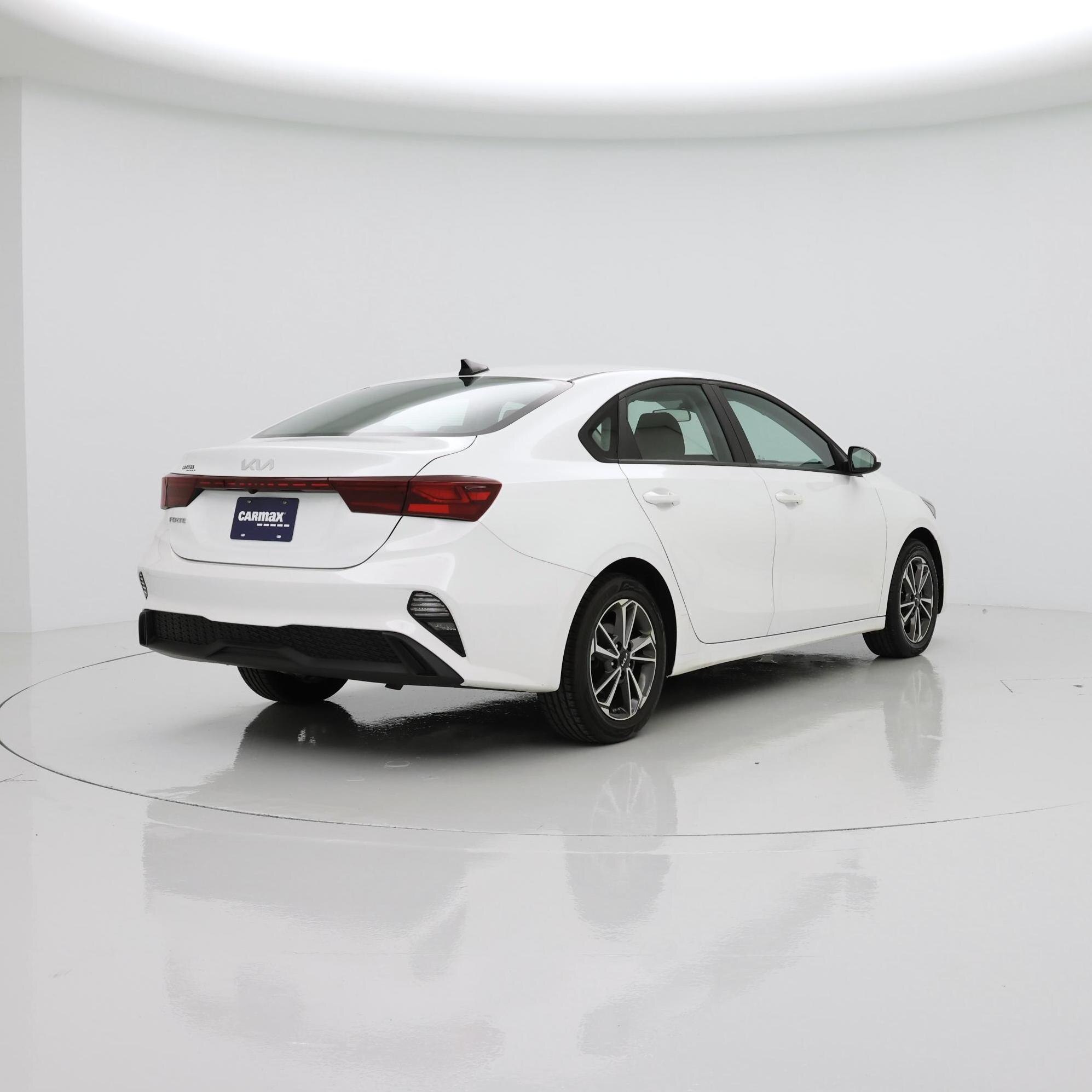 Thumbnail: 2023 Kia Forte - 8