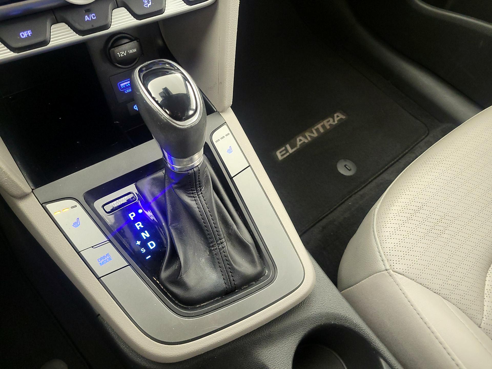 Thumbnail: 2020 Hyundai Elantra - 17