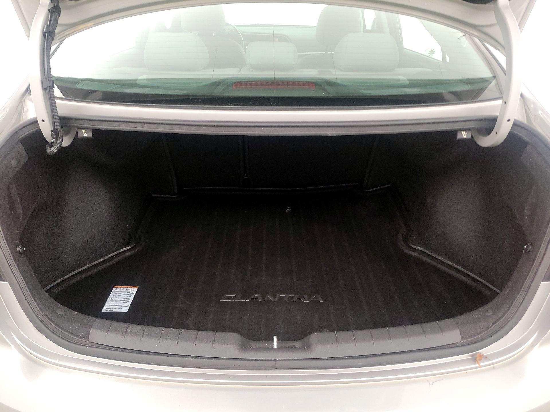 Thumbnail: 2020 Hyundai Elantra - 20