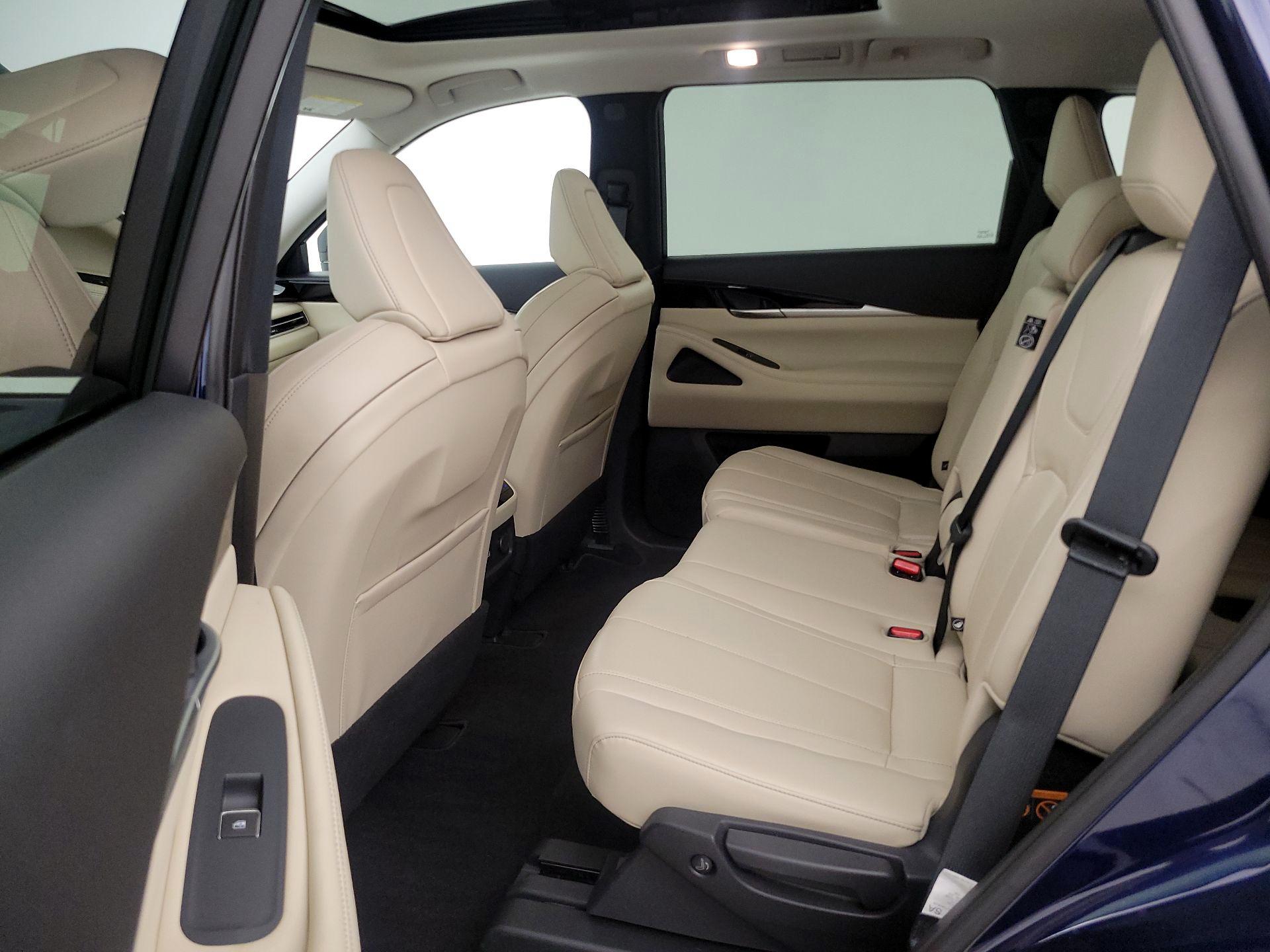 Thumbnail: 2023 INFINITI QX60 - 20