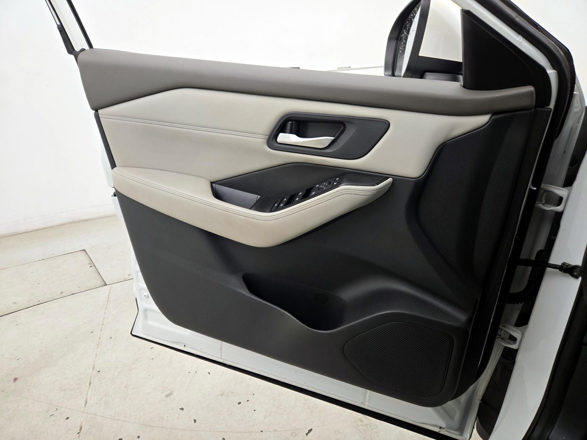 Thumbnail: 2022 Nissan Rogue - 12