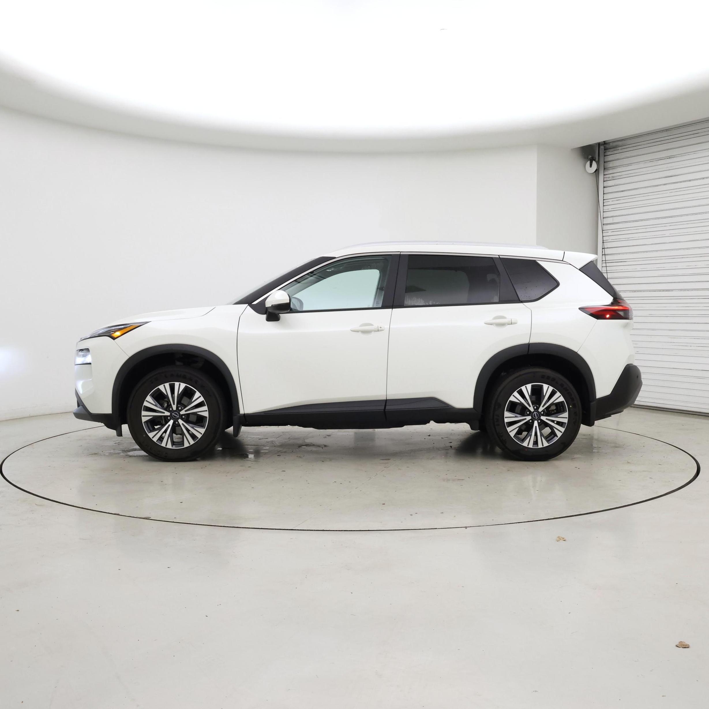 Thumbnail: 2022 Nissan Rogue - 3