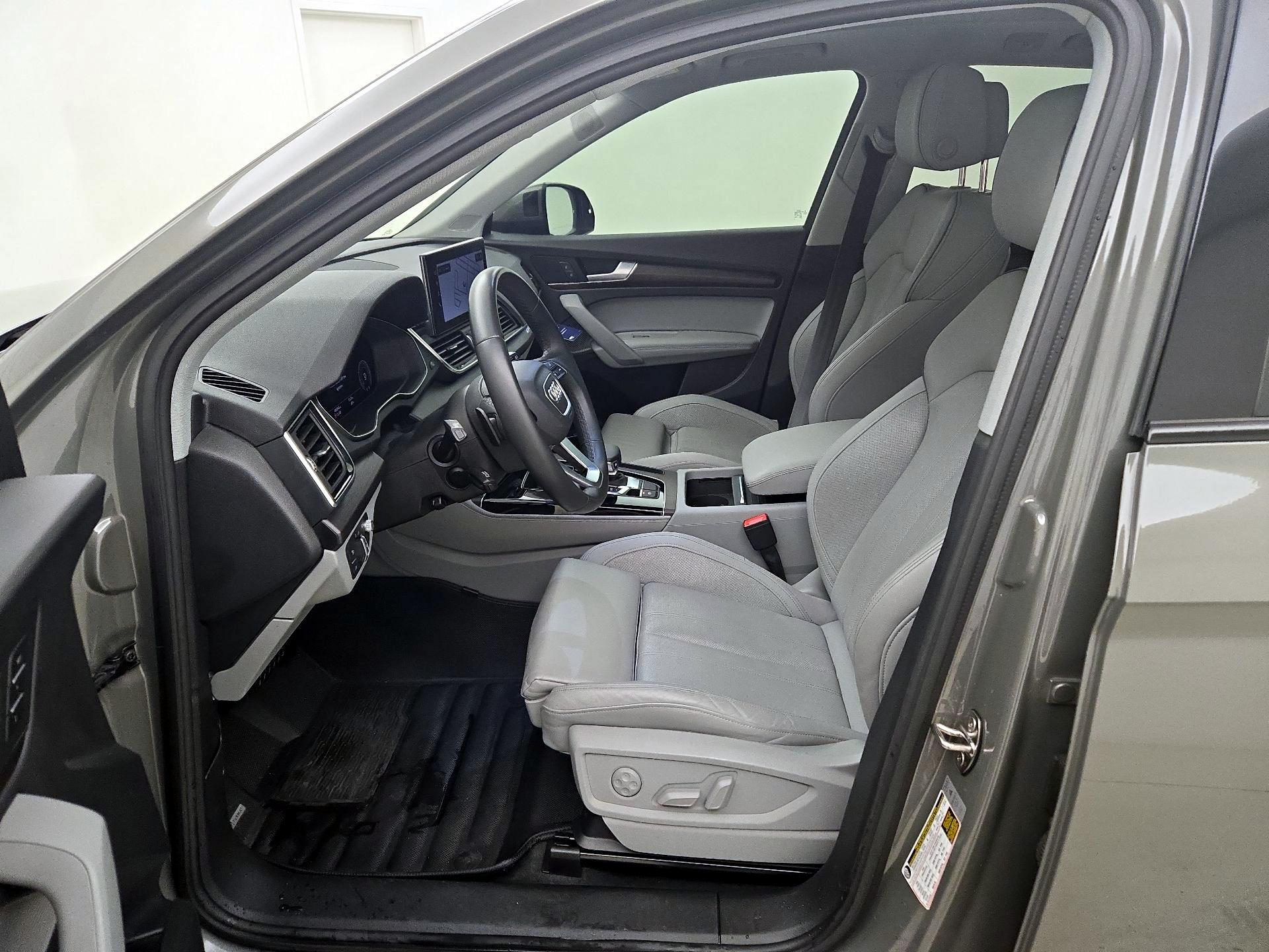 Thumbnail: 2023 Audi Q5 - 11