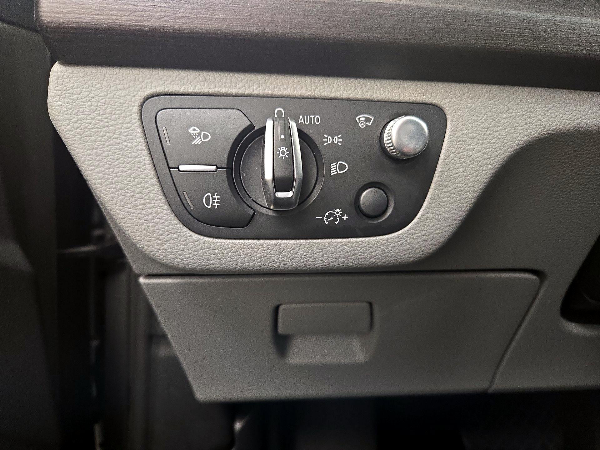 Thumbnail: 2023 Audi Q5 - 13