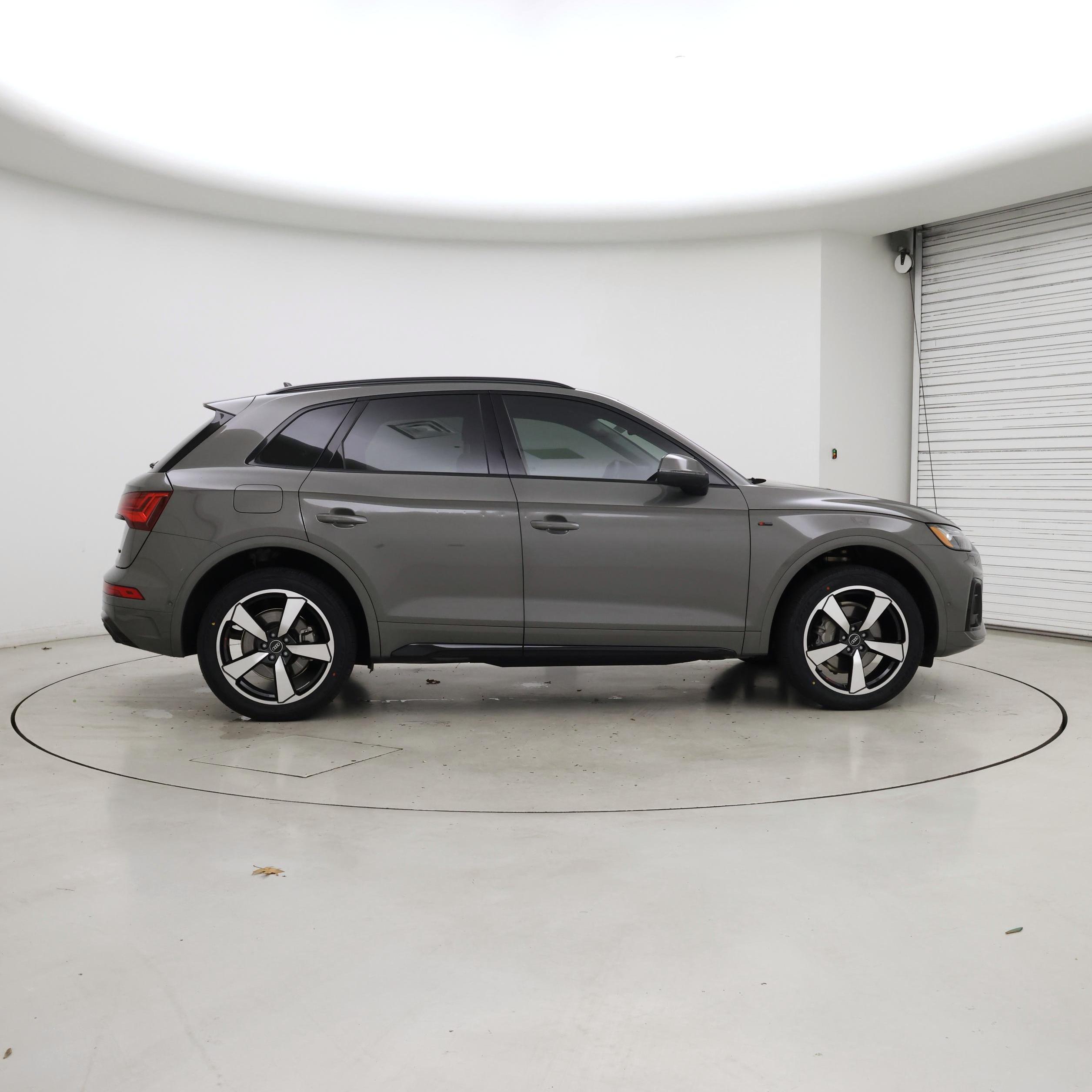 Thumbnail: 2023 Audi Q5 - 7