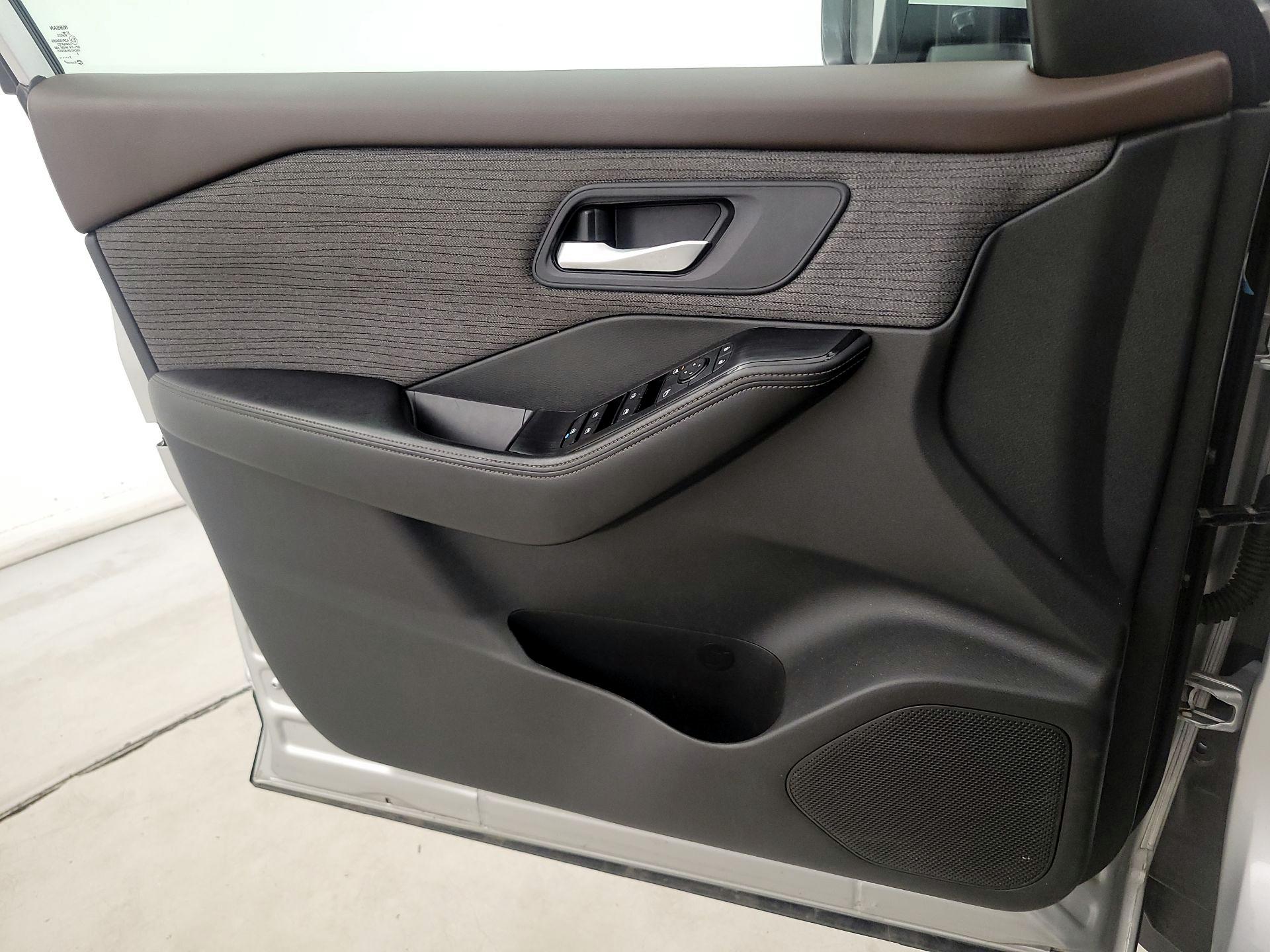 Thumbnail: 2022 Nissan Rogue - 12