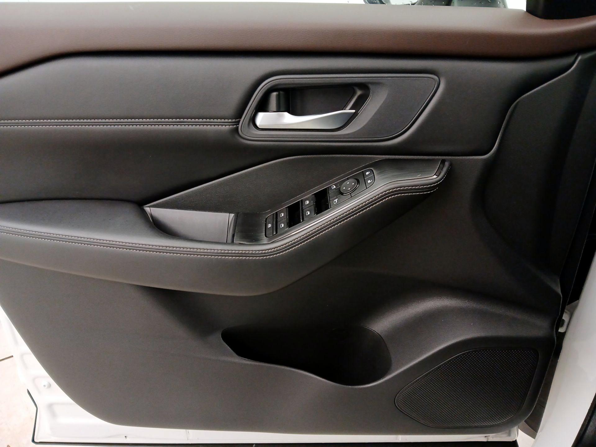 Thumbnail: 2022 Nissan Rogue - 12