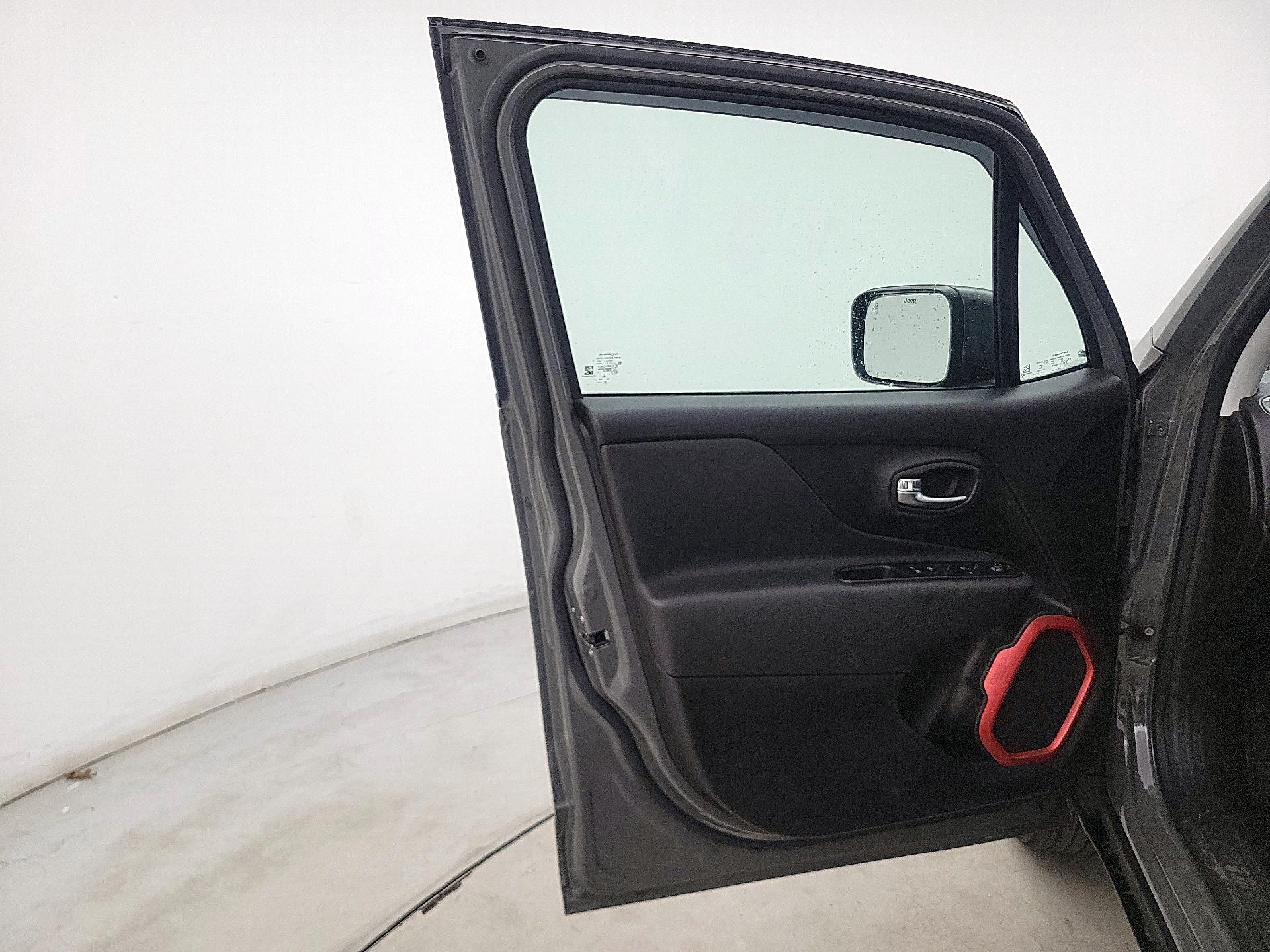 Thumbnail: 2021 Jeep Renegade - 12