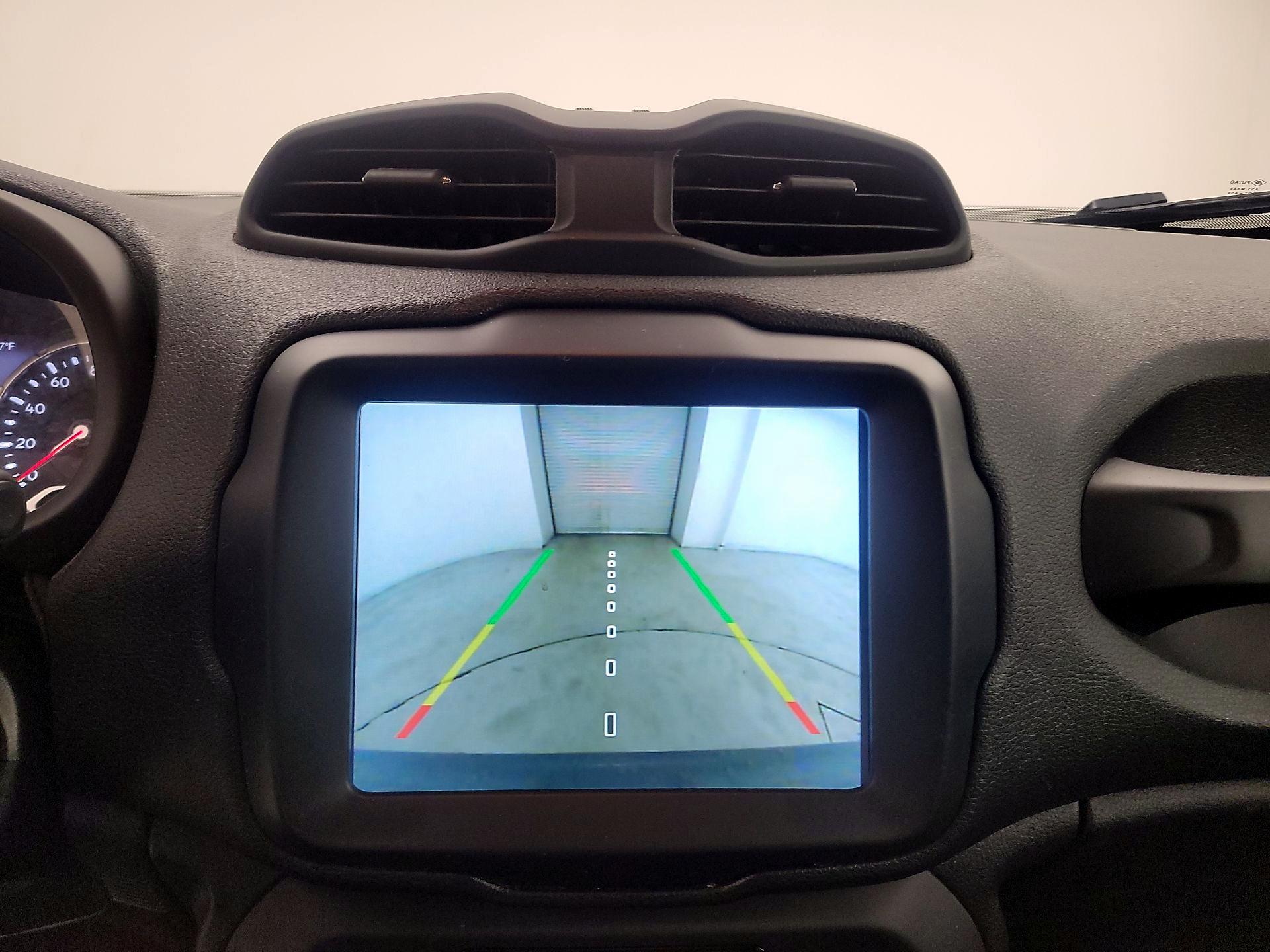 Thumbnail: 2021 Jeep Renegade - 15