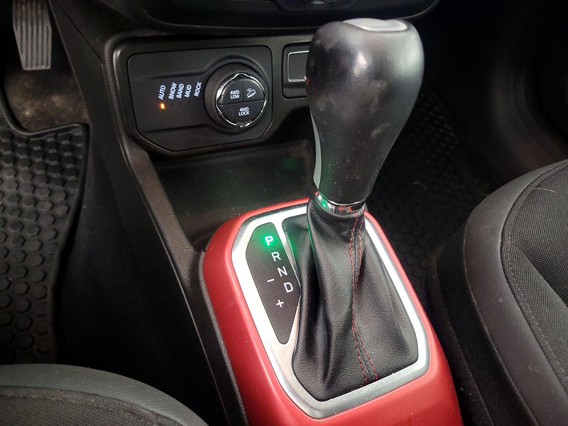 Thumbnail: 2021 Jeep Renegade - 18