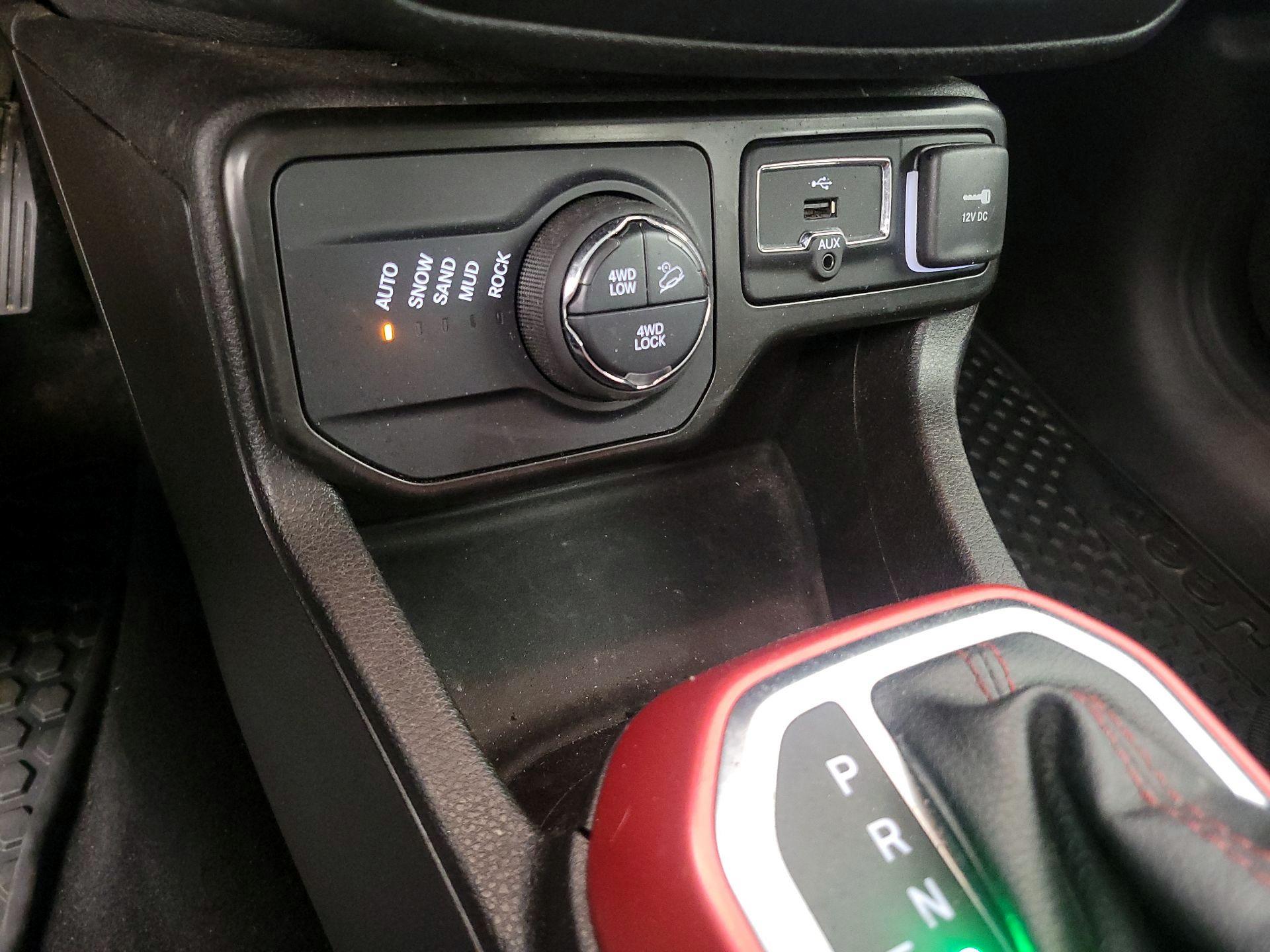 Thumbnail: 2021 Jeep Renegade - 19