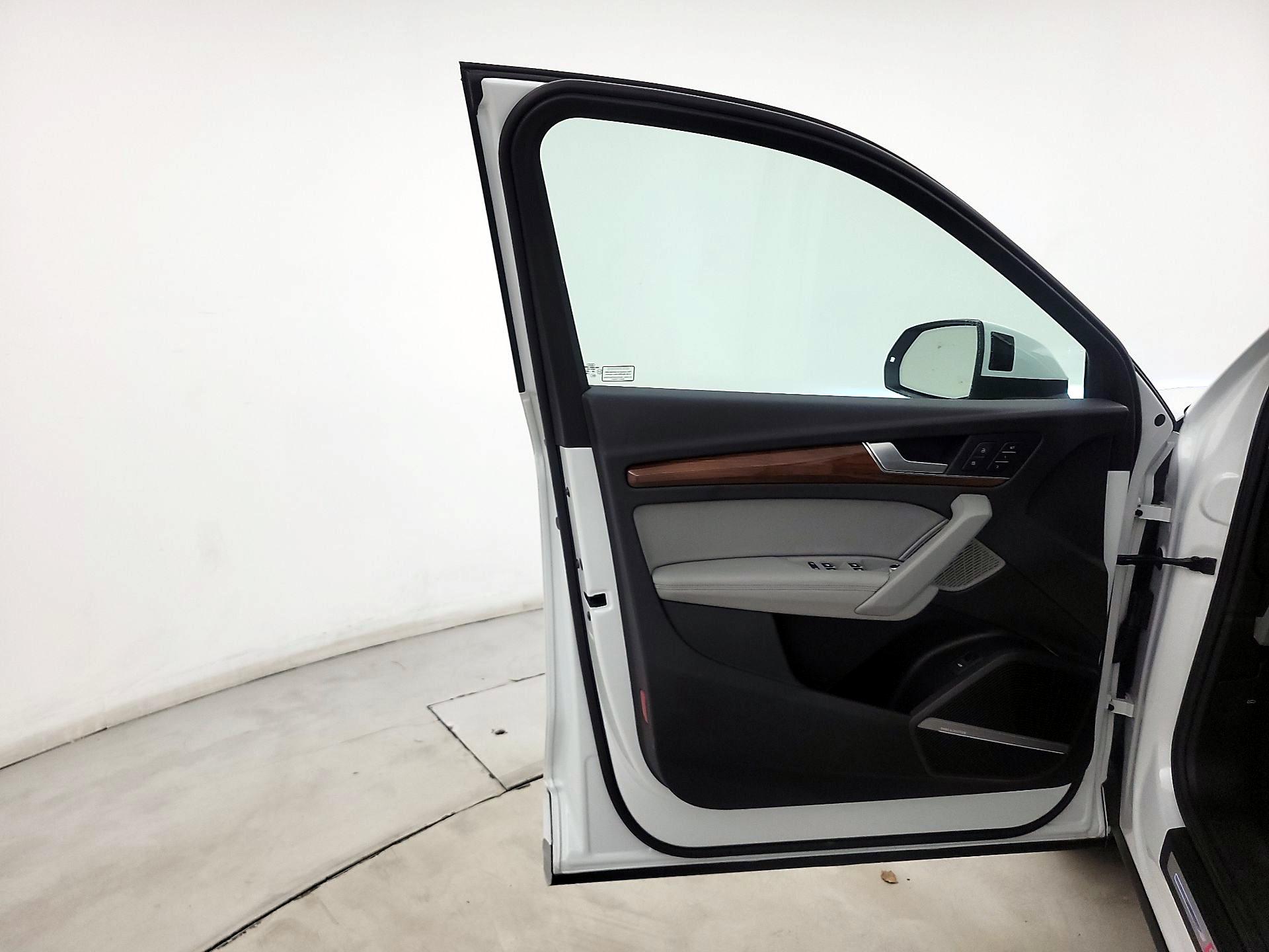 Thumbnail: 2022 Audi Q5 - 12