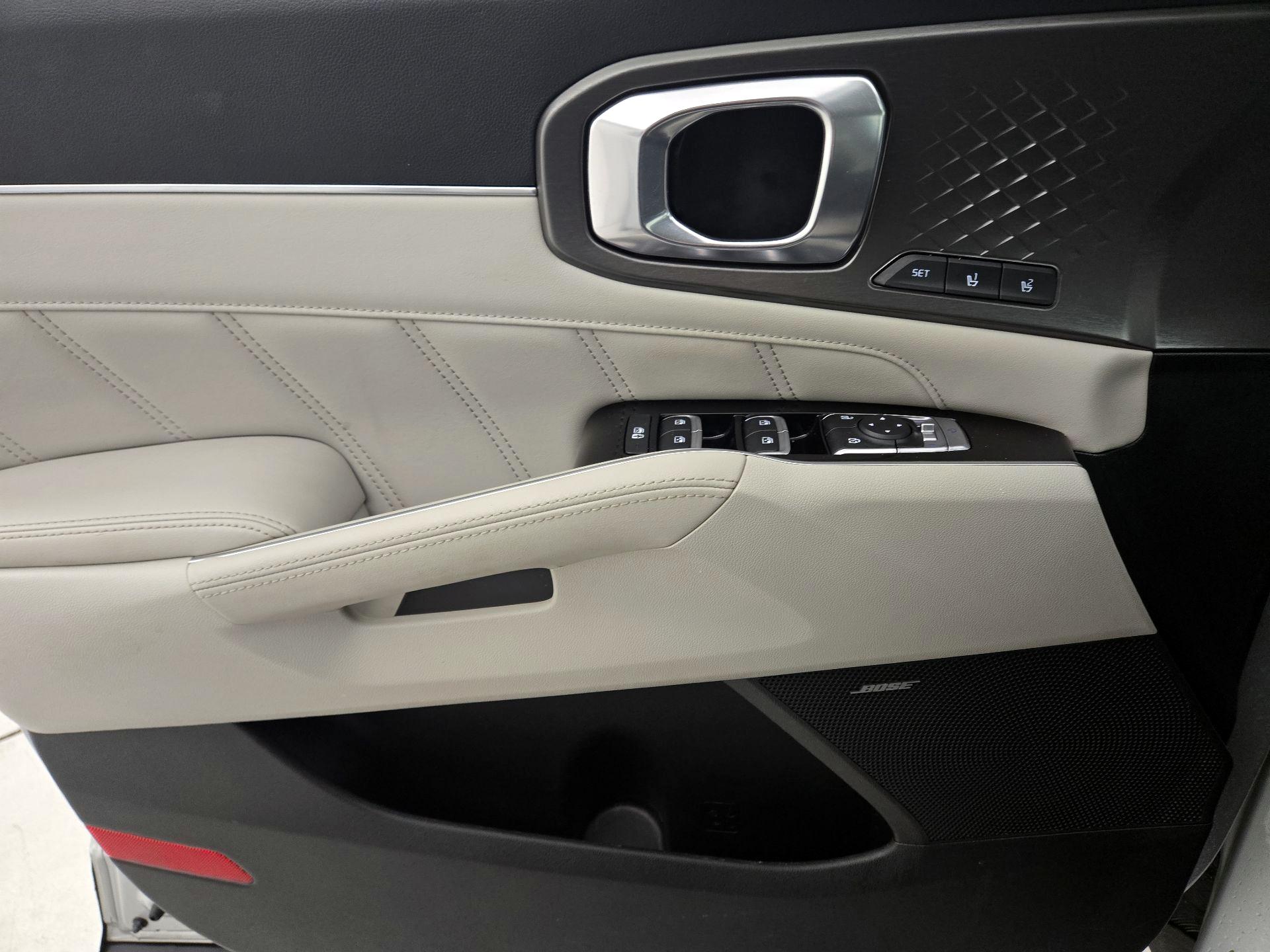 Thumbnail: 2023 Kia Sorento - 12