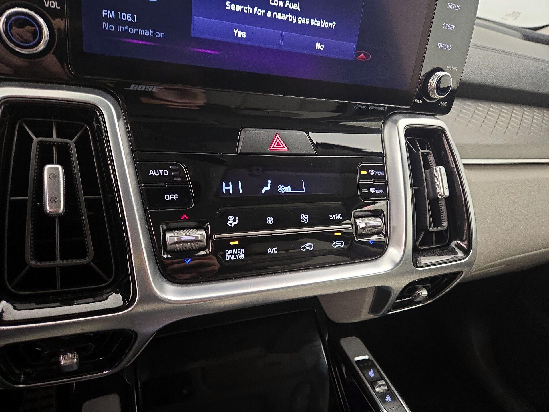 Thumbnail: 2023 Kia Sorento - 16