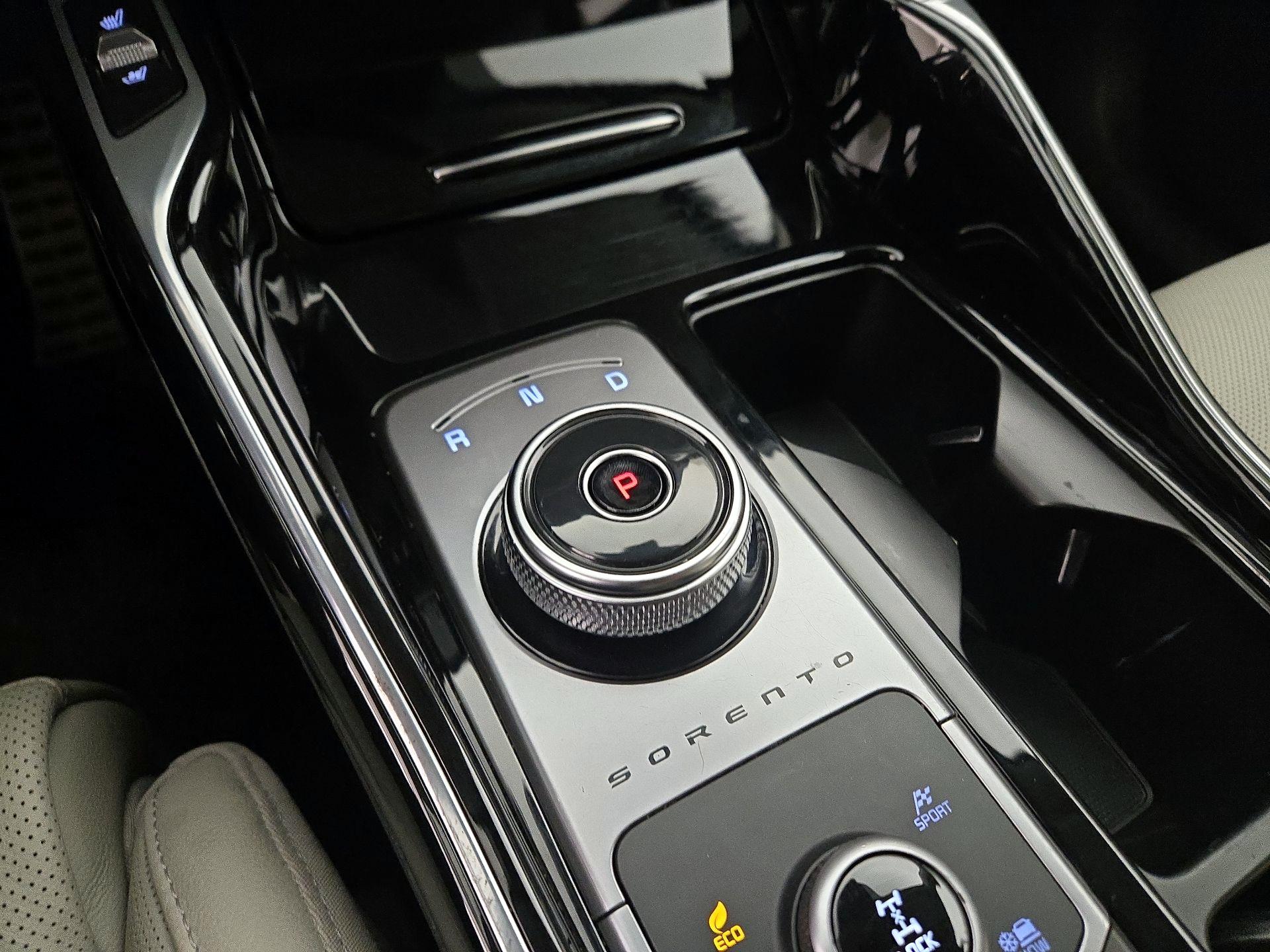 Thumbnail: 2023 Kia Sorento - 17