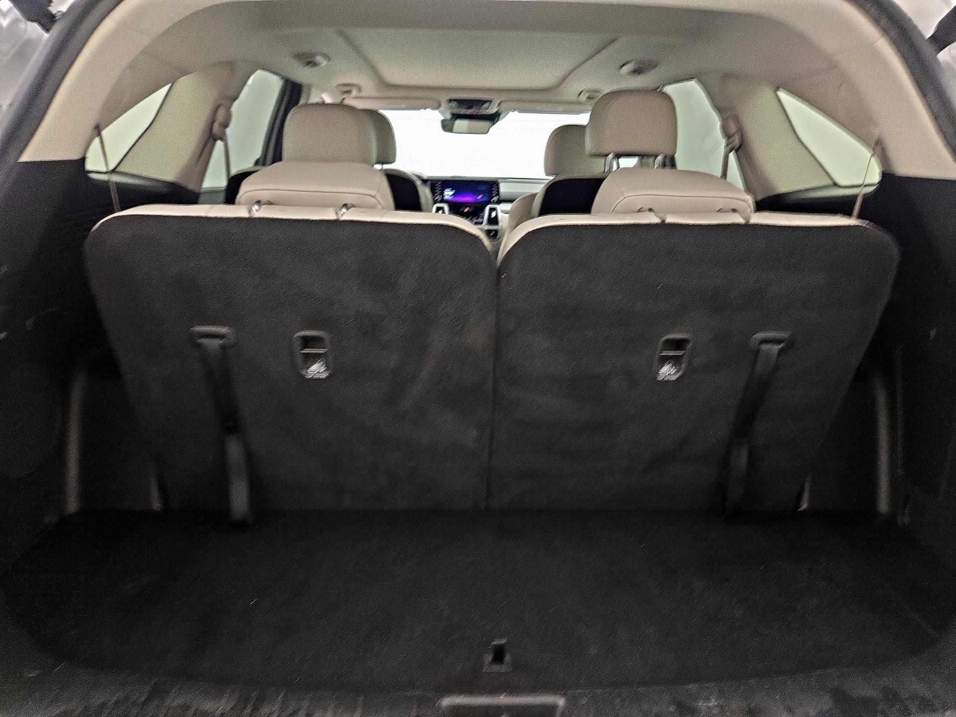 Thumbnail: 2023 Kia Sorento - 20