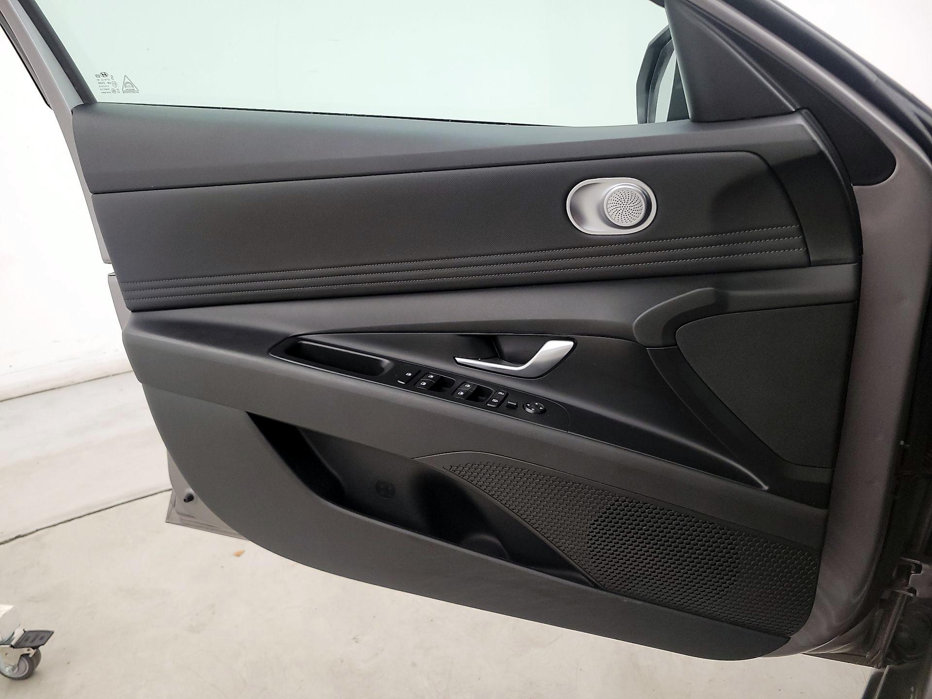 Thumbnail: 2023 Hyundai Elantra - 12