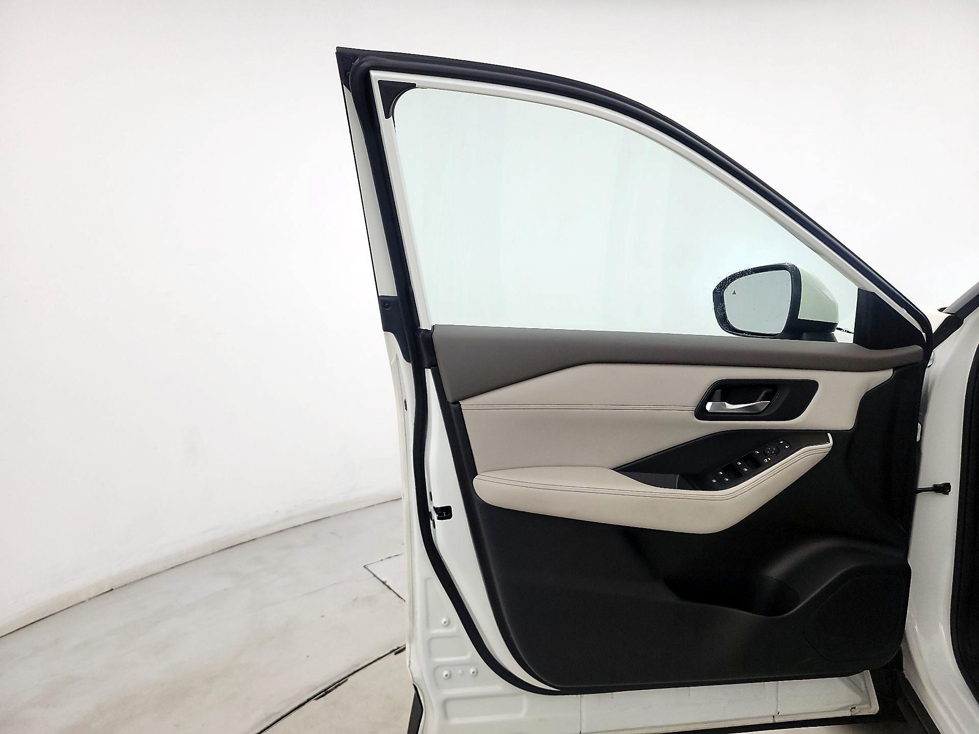 Thumbnail: 2022 Nissan Rogue - 12