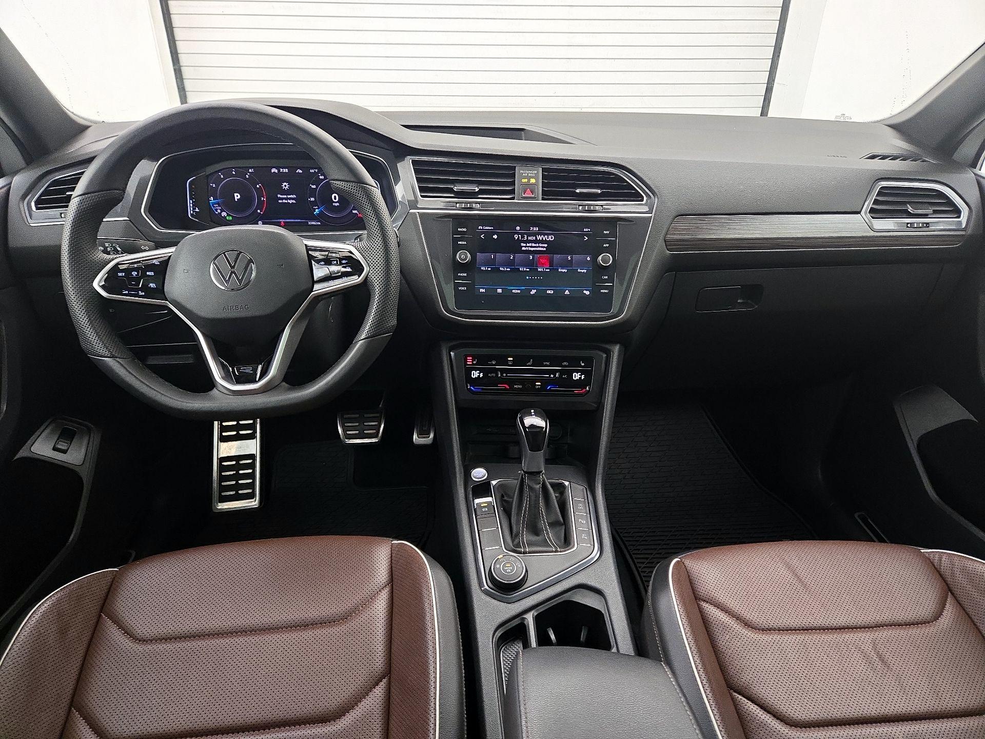 Thumbnail: 2022 Volkswagen Tiguan - 9