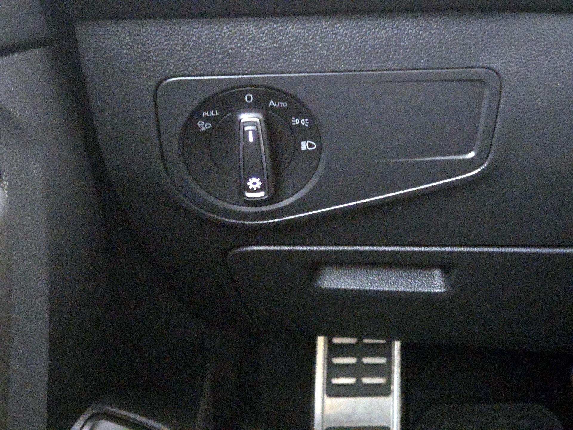 Thumbnail: 2022 Volkswagen Tiguan - 13