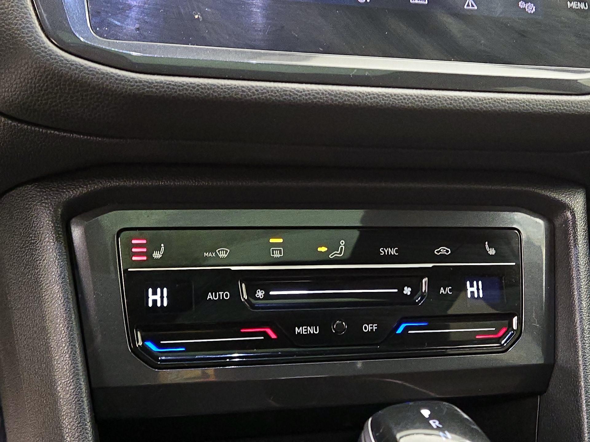 Thumbnail: 2022 Volkswagen Tiguan - 16