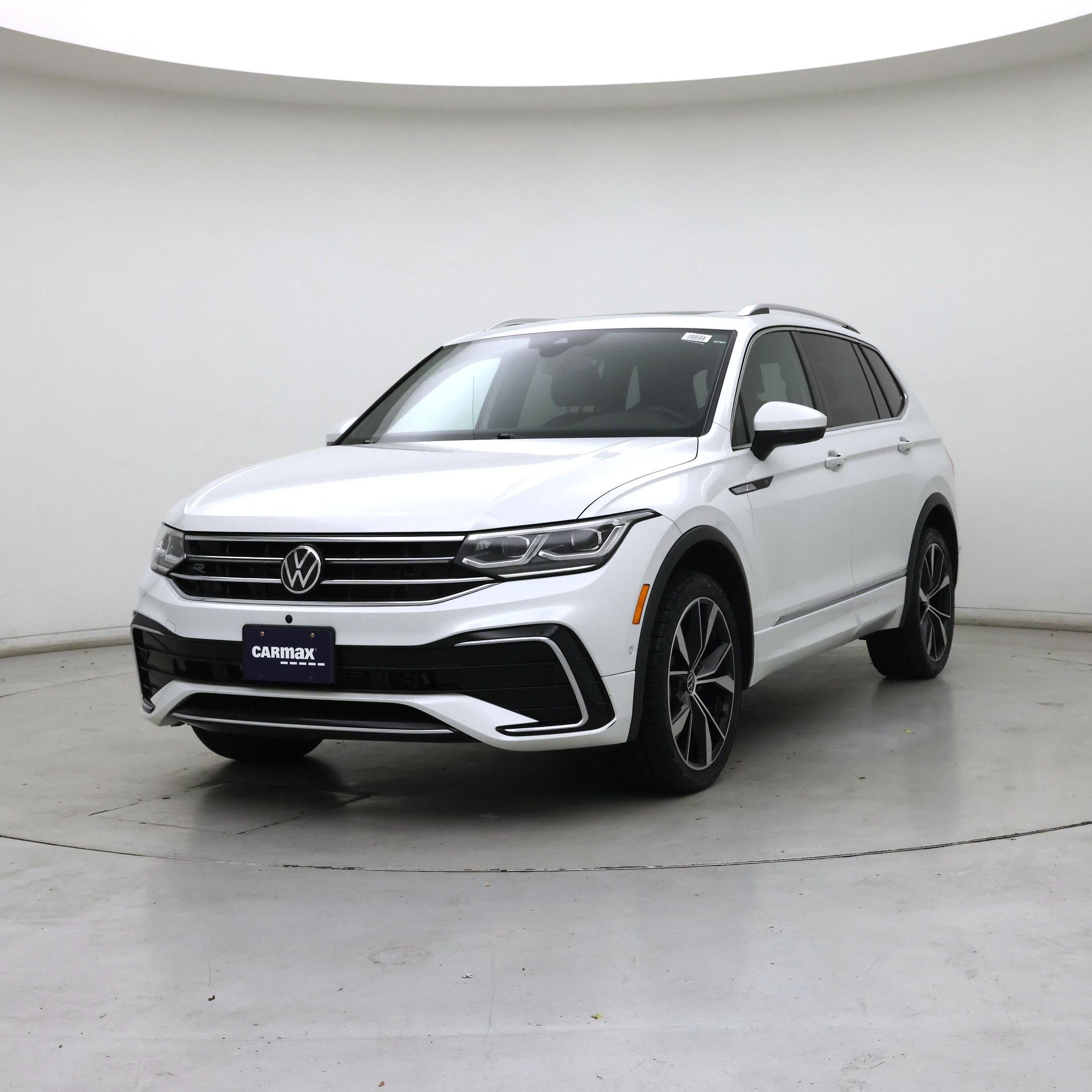 Thumbnail: 2022 Volkswagen Tiguan - 4