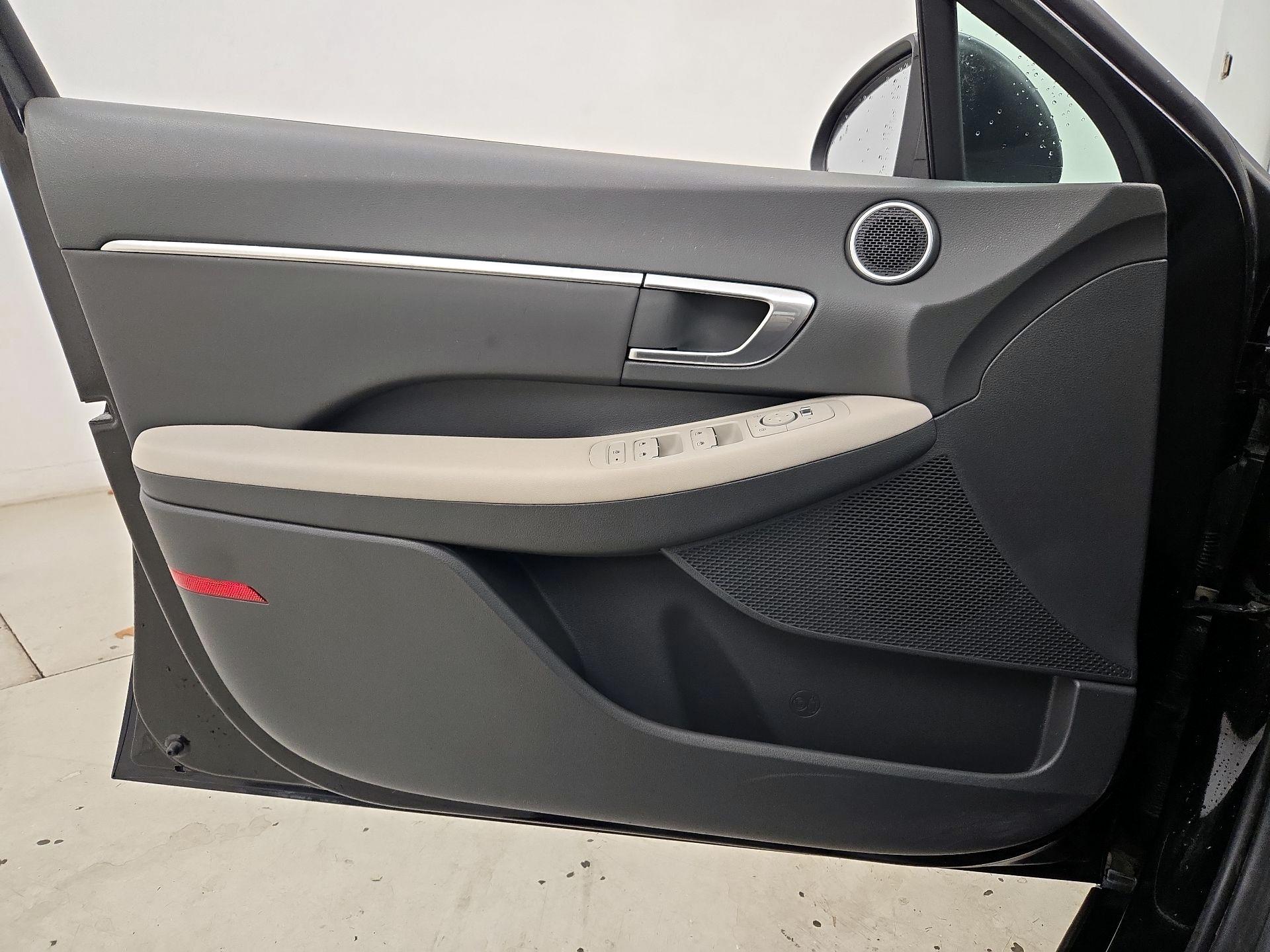 Thumbnail: 2023 Hyundai Sonata - 12