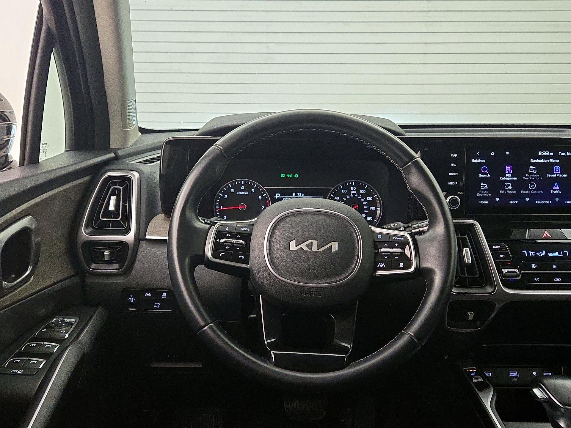 Thumbnail: 2023 Kia Sorento - 10