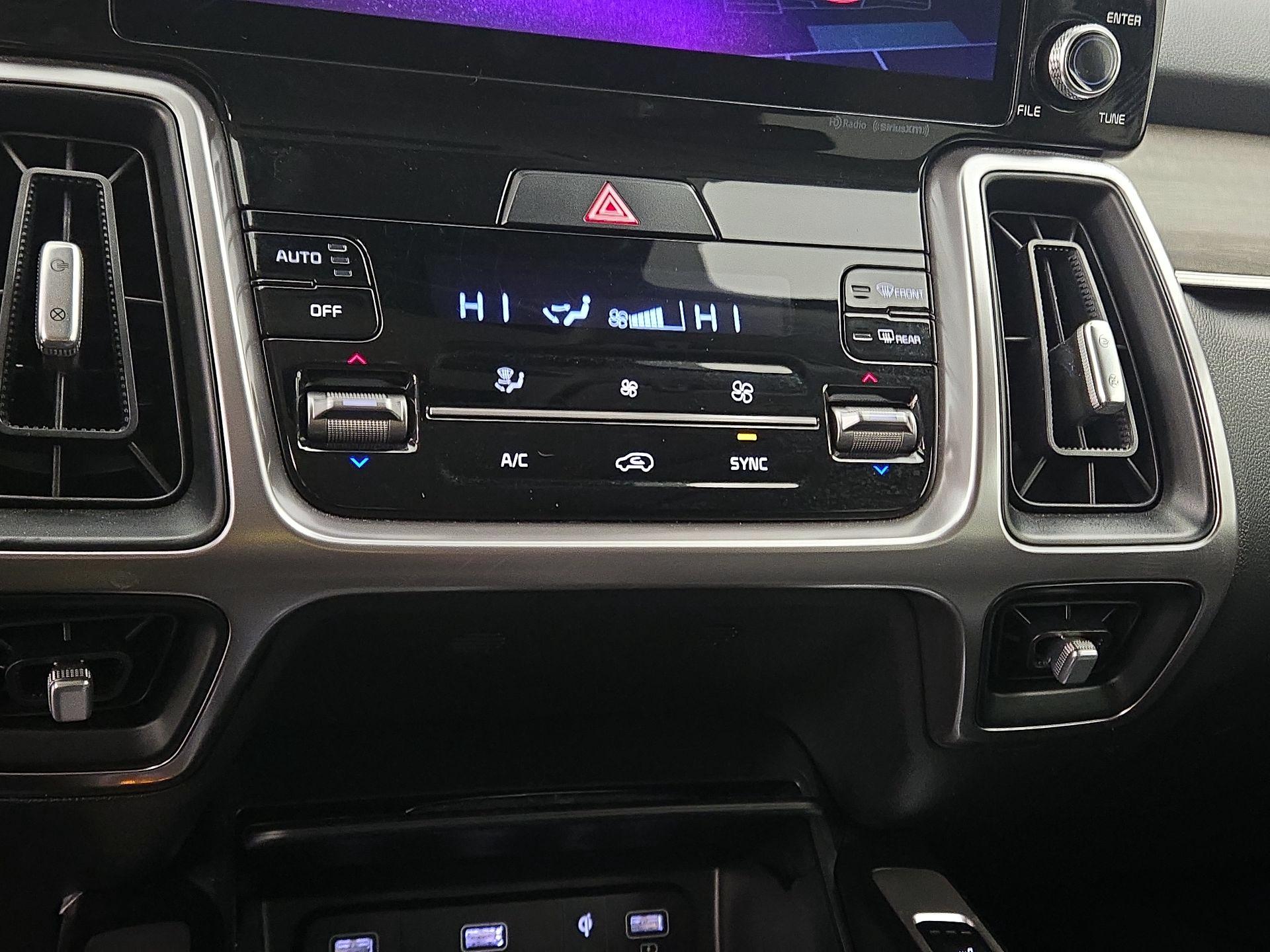 Thumbnail: 2023 Kia Sorento - 17