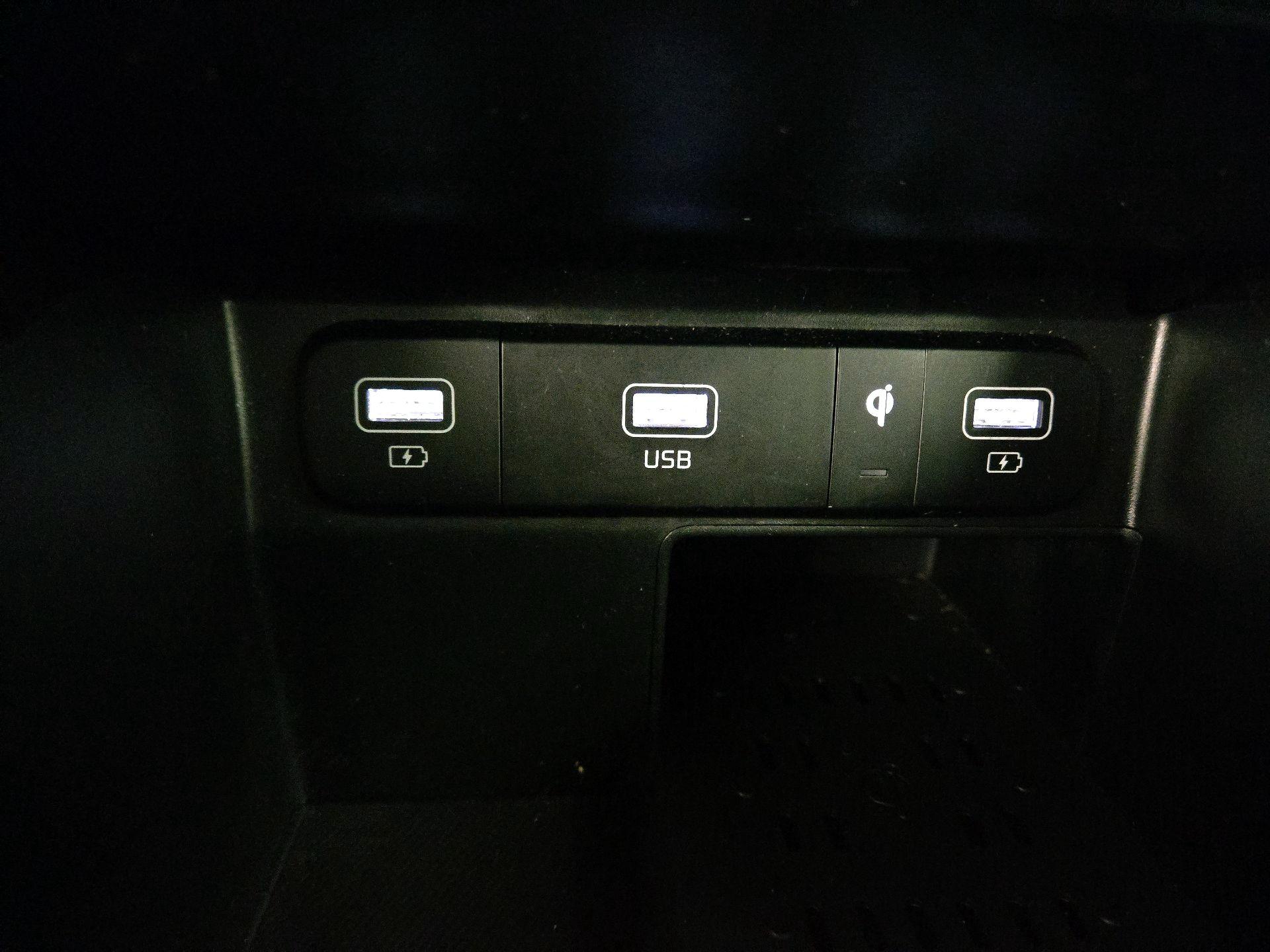 Thumbnail: 2023 Kia Sorento - 19