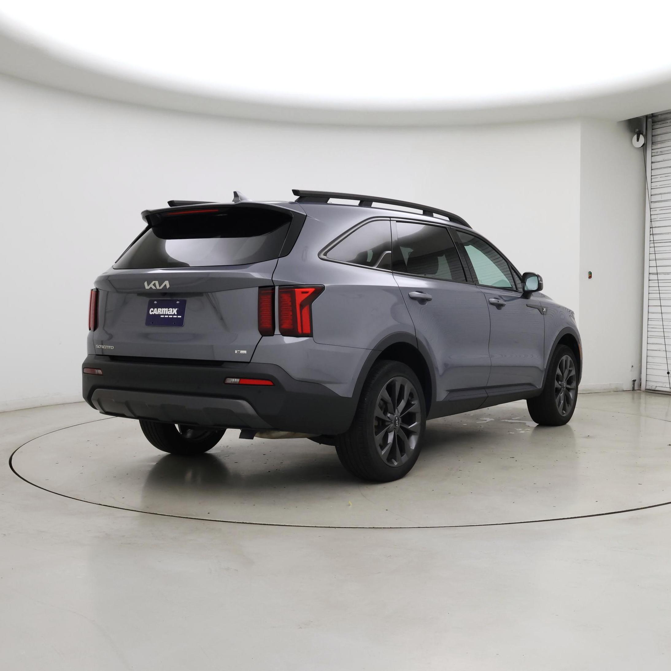 Thumbnail: 2023 Kia Sorento - 8