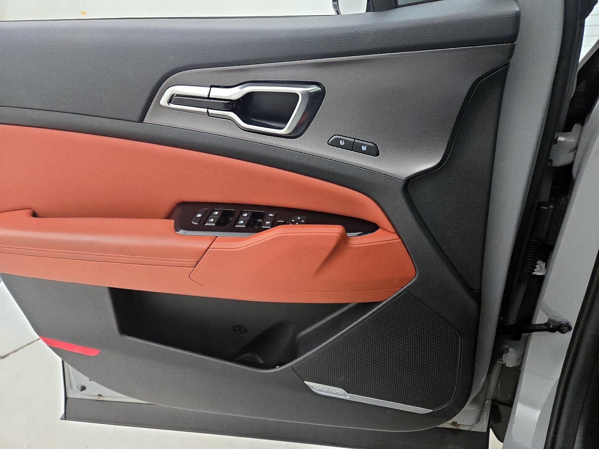 Thumbnail: 2023 Kia Sportage - 12